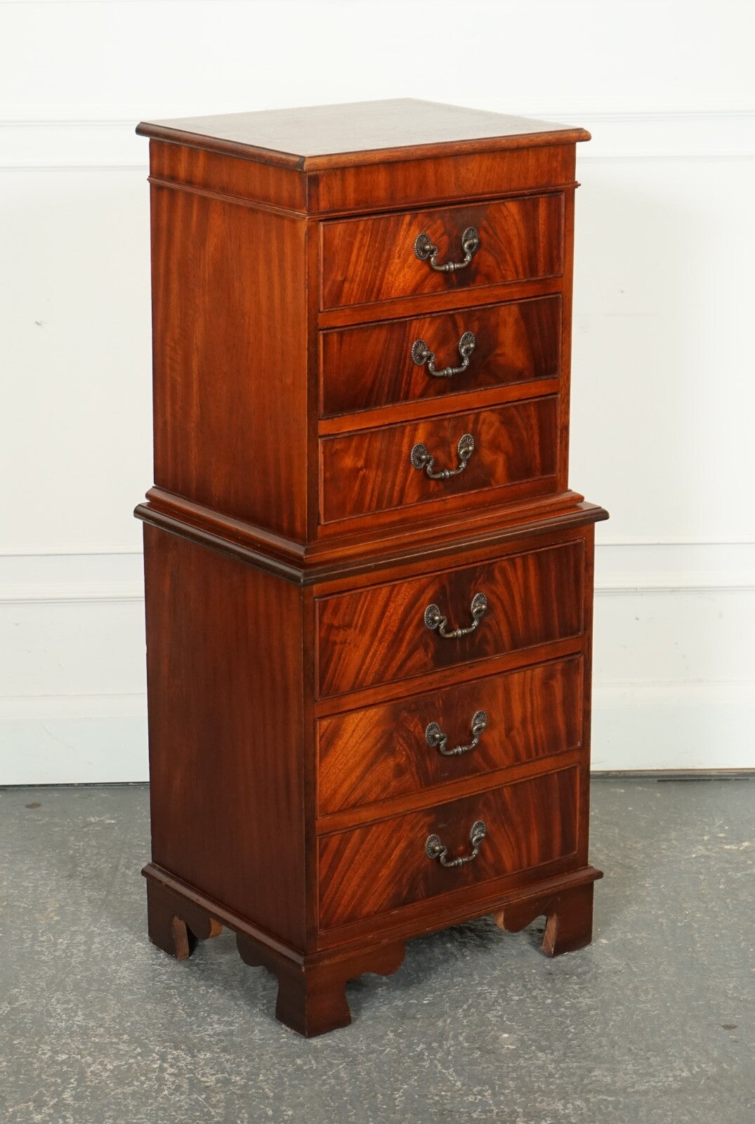 VINTAGE GEORGIAN STYLE TALLBOY WITH 6 DRAWERS WITH LOTS OF STORAGE SPACE