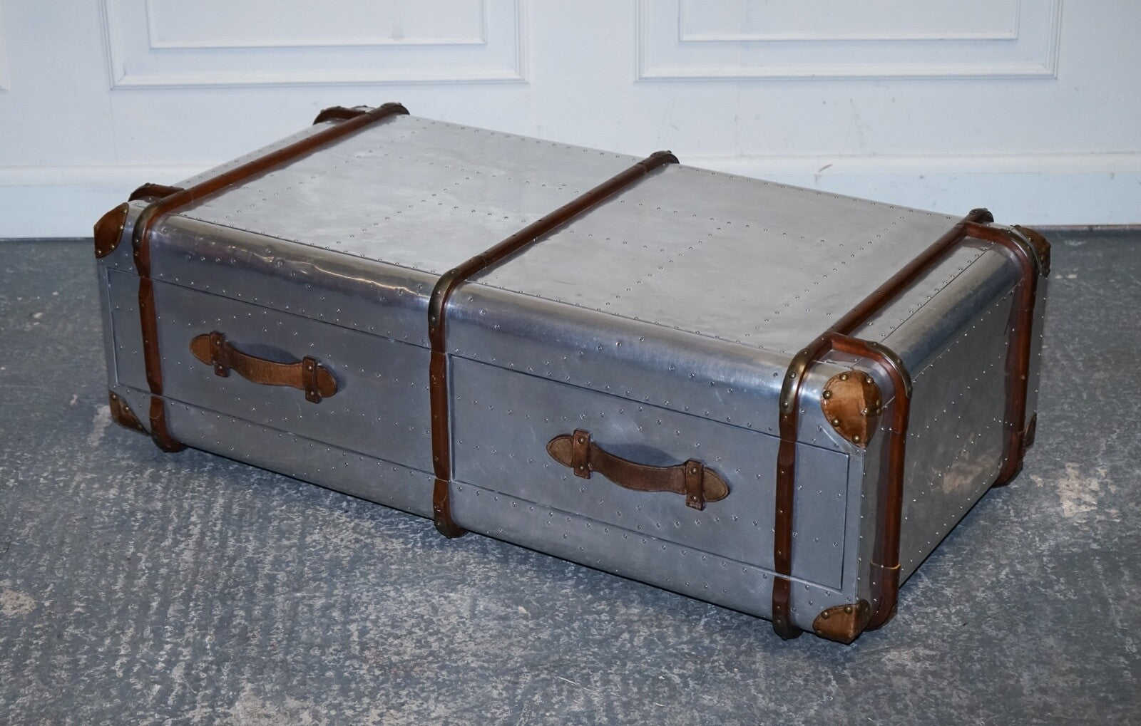 VINTAGE TIMOTHY OULTON AVIATOR INDUSTRIAL SILVER COFFEE TABLE LEATHER DETAILS