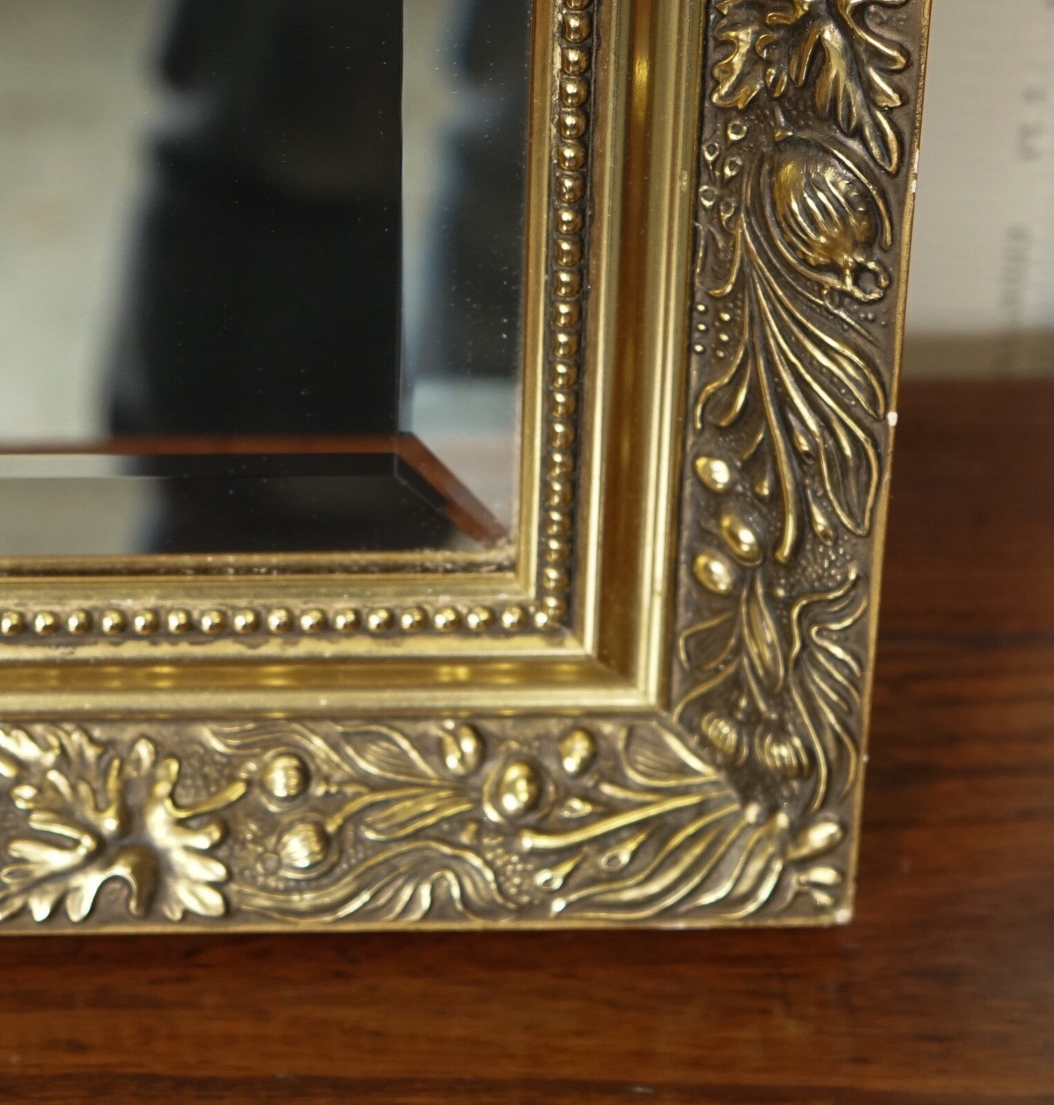 VINTAGE GOLD ORNATE WALL MIRROR LOVELY CARVED DETAILS J1