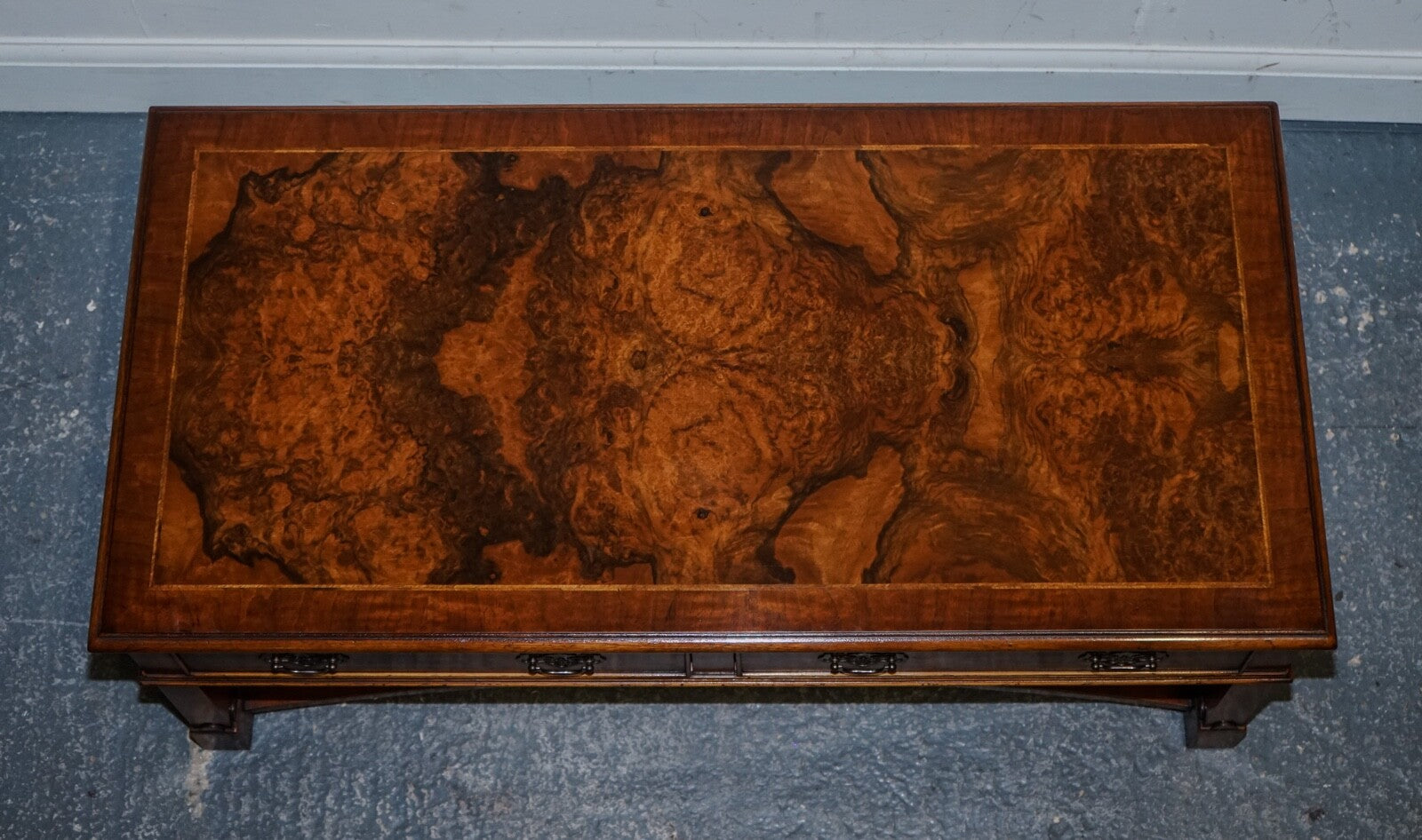 VINTAGE BRIGHTS OF NETTLEBED BURR WALNUT COFFEE TABLE WITH TWO DEEP DRAWERS