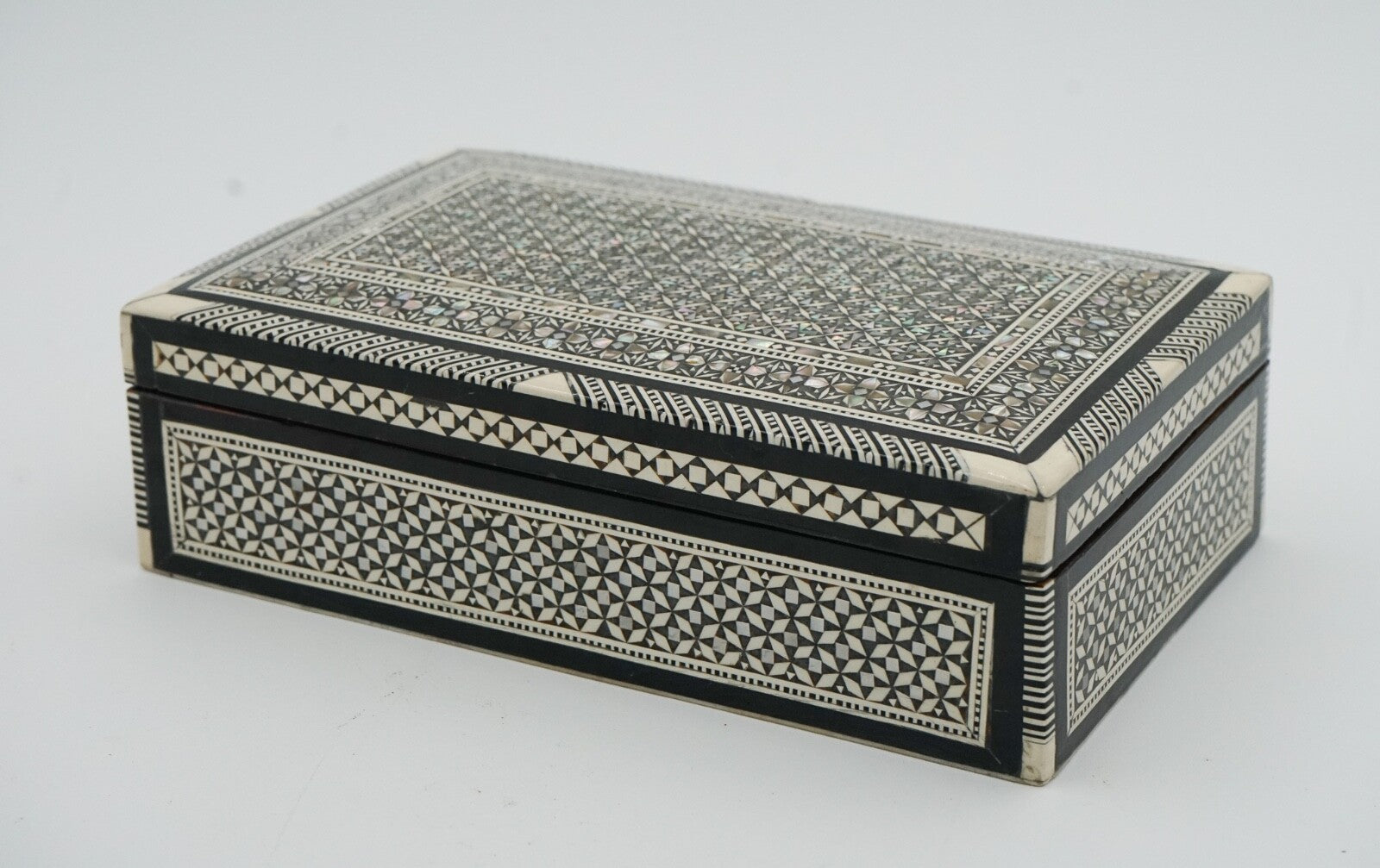 MOORISH MICRO MOSAIC INLAID MOTHER OF PEARL TRINKET JEWELLERY STORAGE BOX