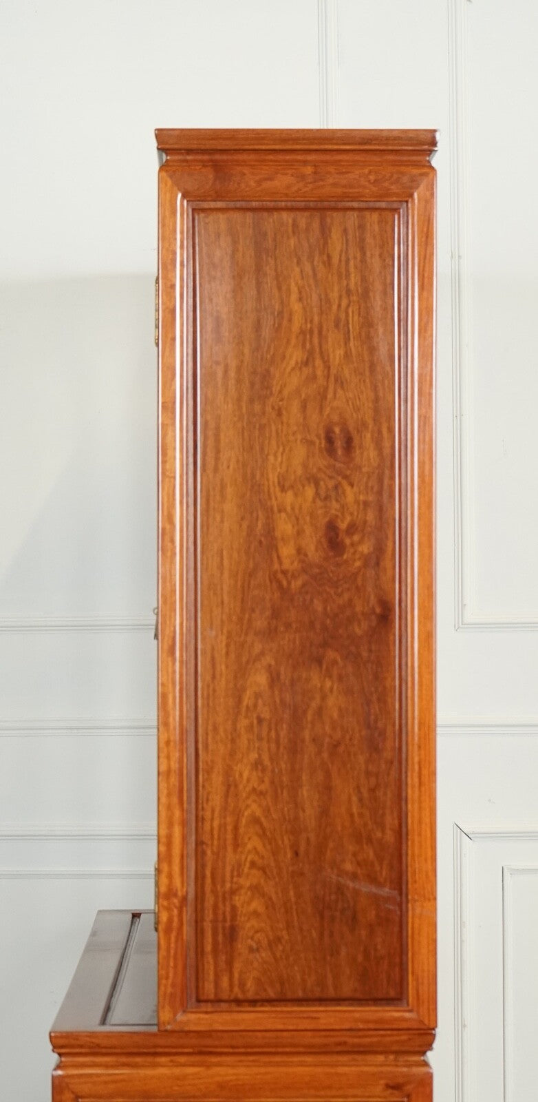 LARGE VINTAGE ORIENTAL CHINESE CARVED SOLID HARDWOOD BOOKCASE DISPLAY CABINET