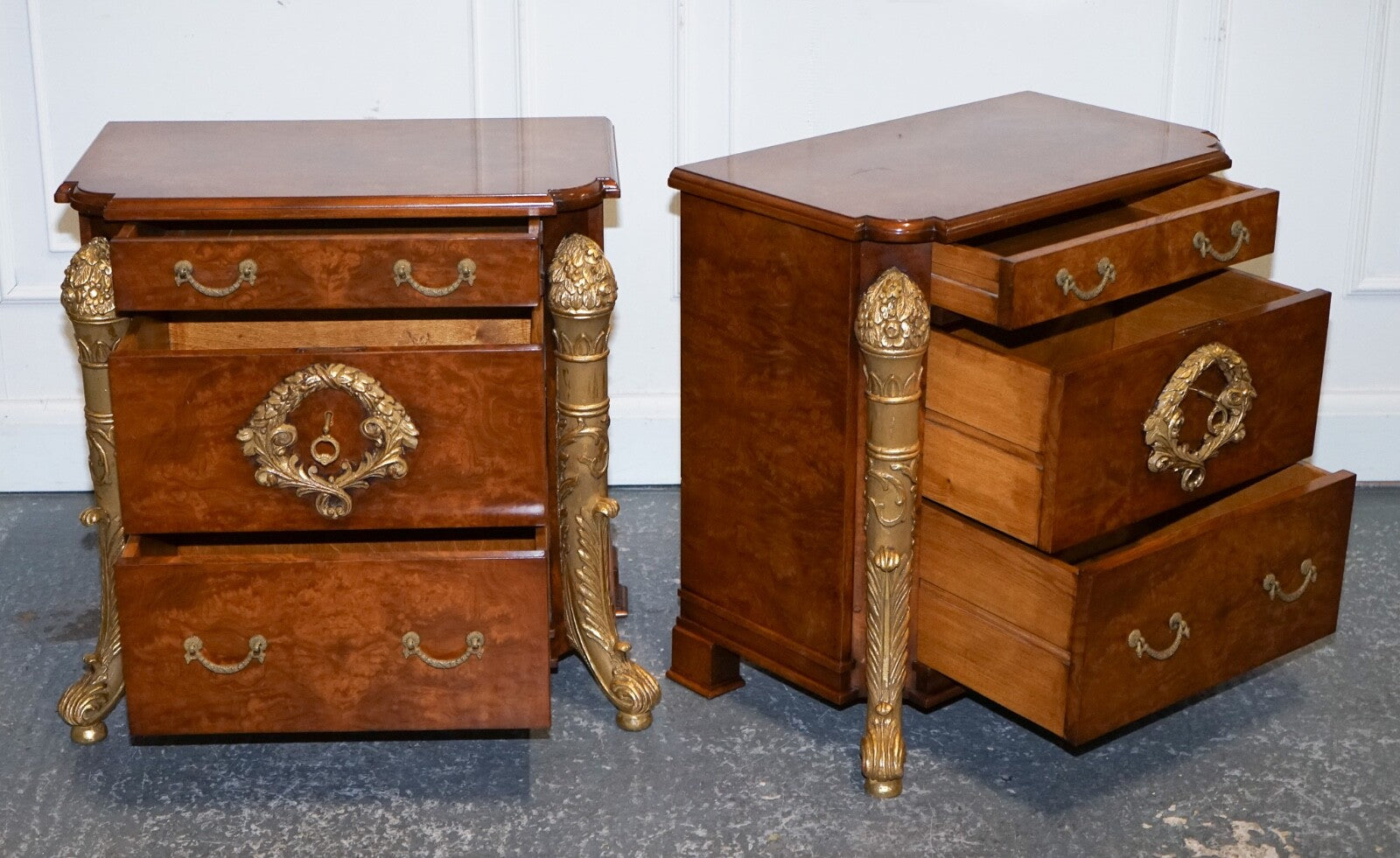 STUNNING PAIR FRENCH EMPIRE STYLE GOLD DETAILED BURR WALNUT BEDSIDES NIGHTSTANDS