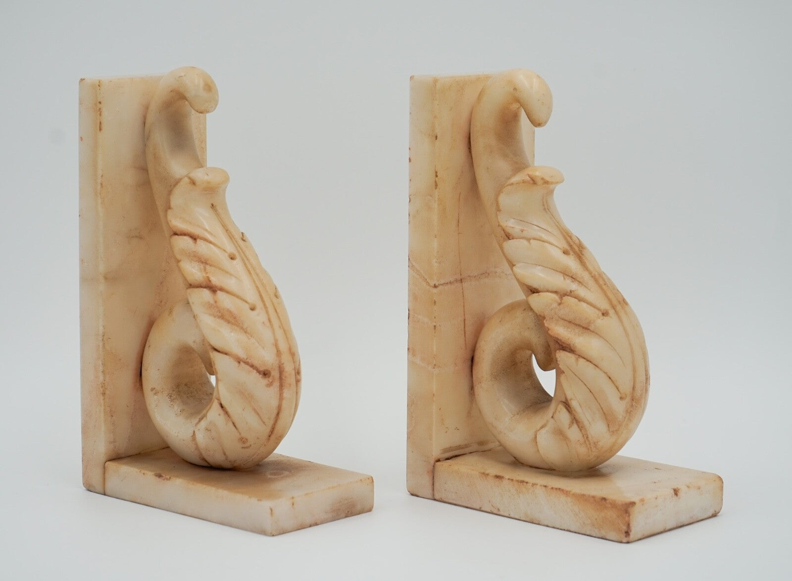 VINTAGE ITALIAN HAND CARVED ALABASTER DECORATIVE BOOK ENDS CIRCA 1960