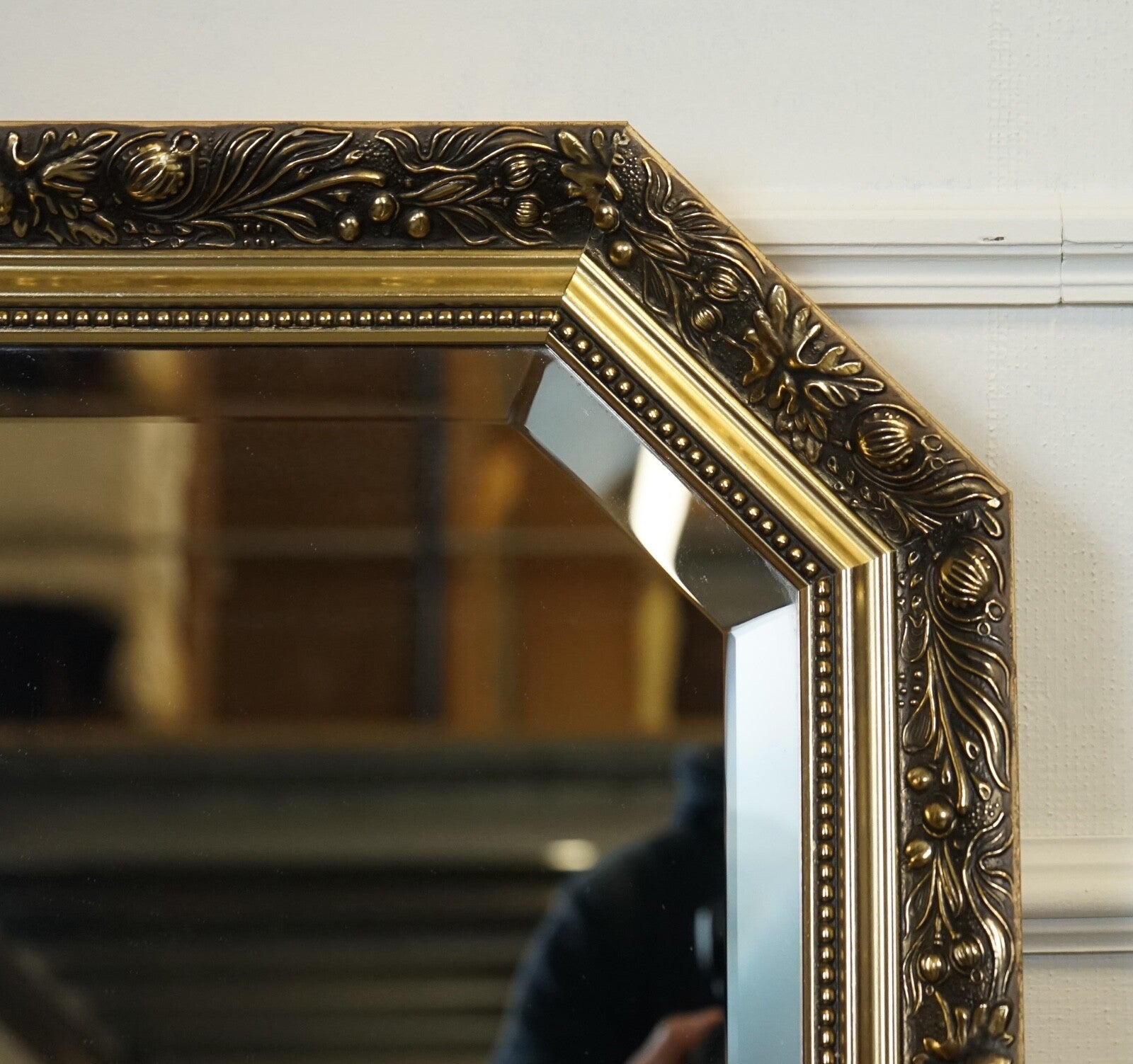 VINTAGE GOLD ORNATE WALL MIRROR LOVELY CARVED DETAILS J1