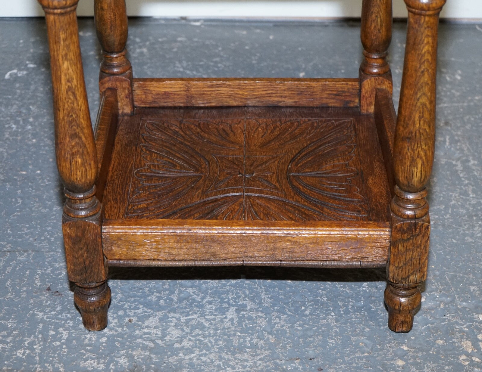 LOVELY CARVED GOTHIC OAK SIDE TABLE