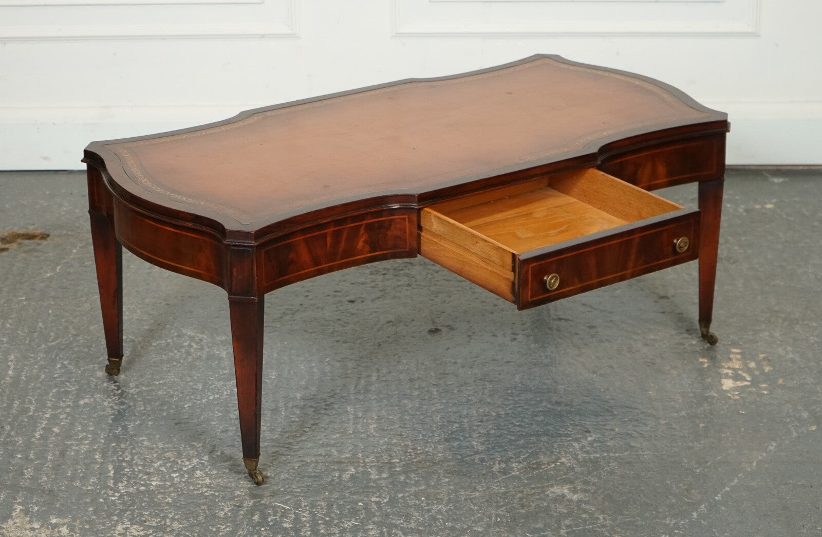 VINTAGE HEIRLOOM WEIMAN BROWN LEATHER TOP COFFEE TABLE