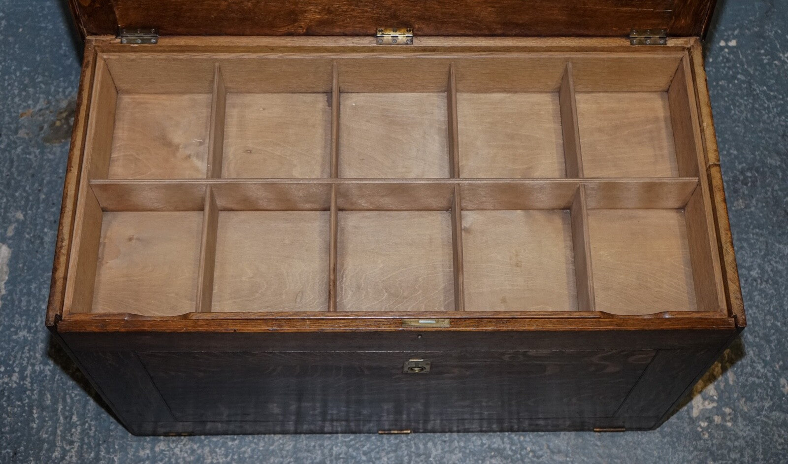 LARGE RARE  VICTORIAN ANTIQUE MILITARY CAMPAIGN SPECIMEN TRUNK OR LETTERS TRUNK