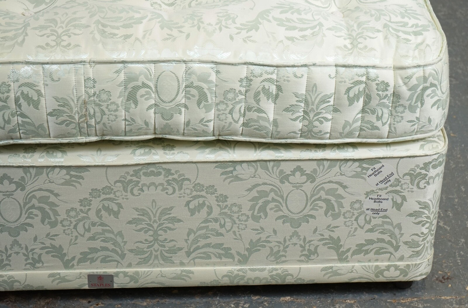 STAPLES & CO DOUBLE DIVAN & MATTRESS BED