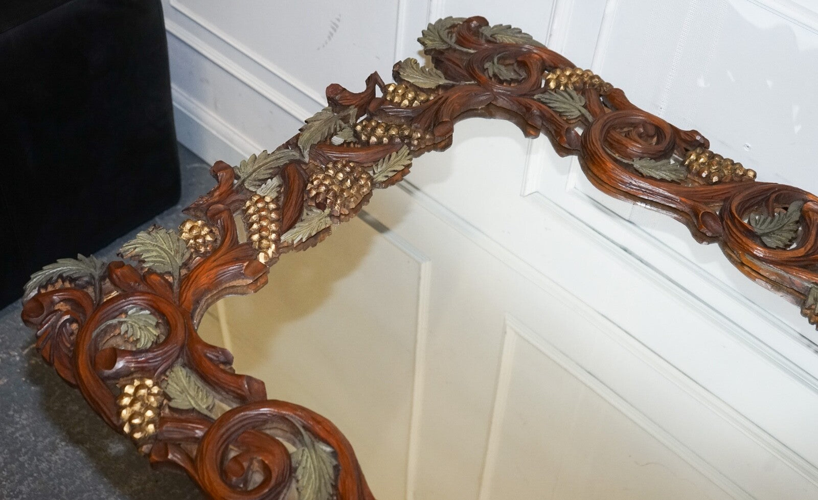 VINTAGE BLACK FORREST STYLE HEAVILY CARVED WOODEN WALL MIRROR VERY DECORATIVE