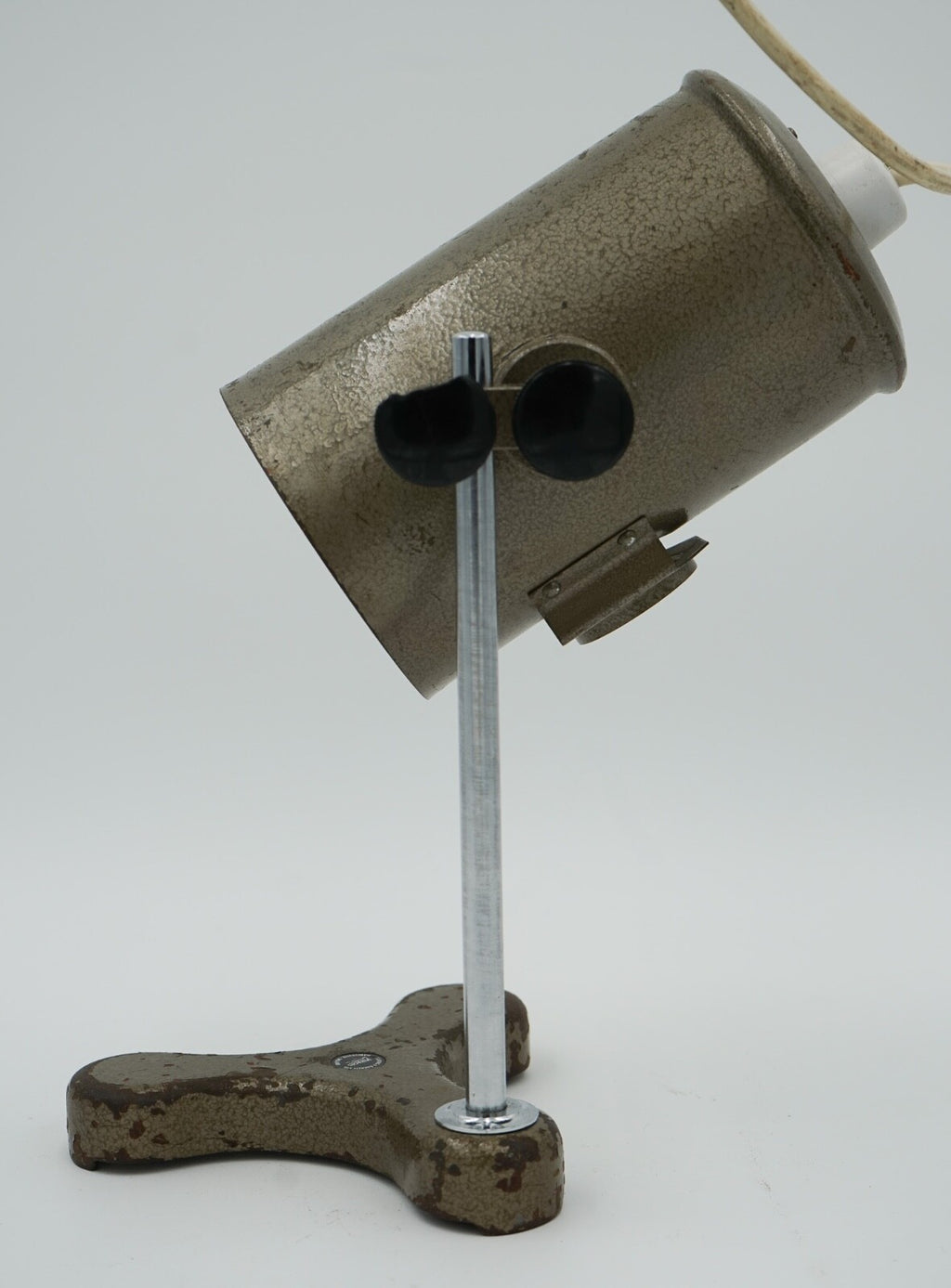 FLATTERS & GARNETT  SALVAGED LABORATORY SCHOOL TABLE ADJUSTABLE LIGHT 004