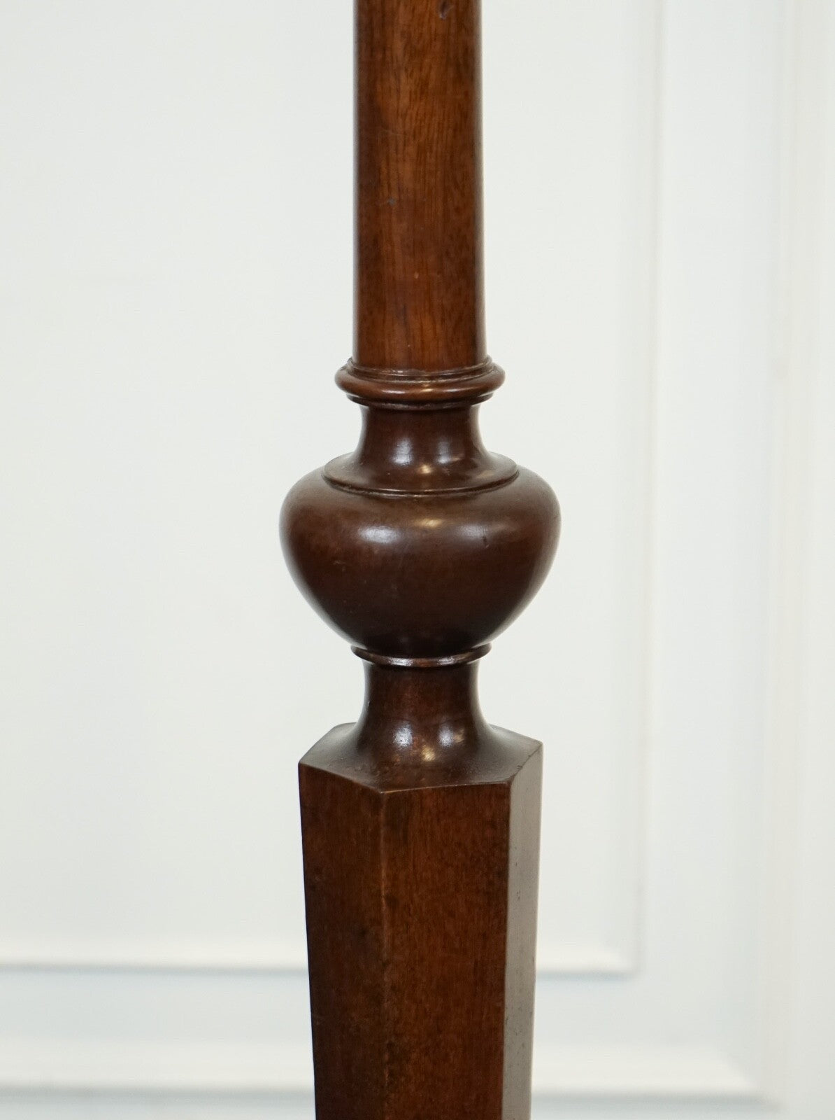 ANTIQUE HEAL'S HEXAGONAL BASE STANDING LAMP CIRCA 1930s