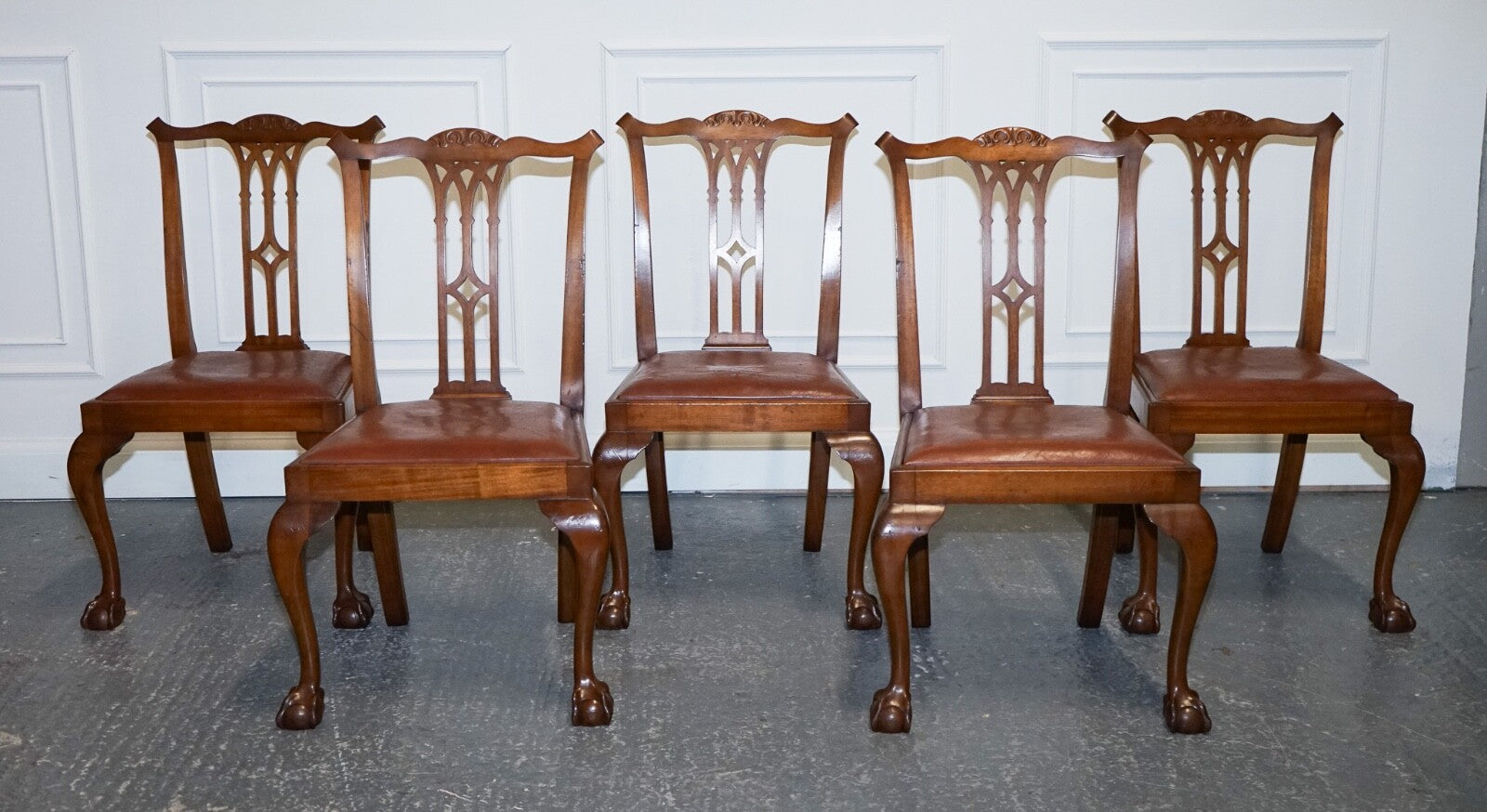 CHIPPENDALE STYLE 5 DINING CHAIRS WITH LEATHER SEATS PERFECT FOR ROUND TABLE
