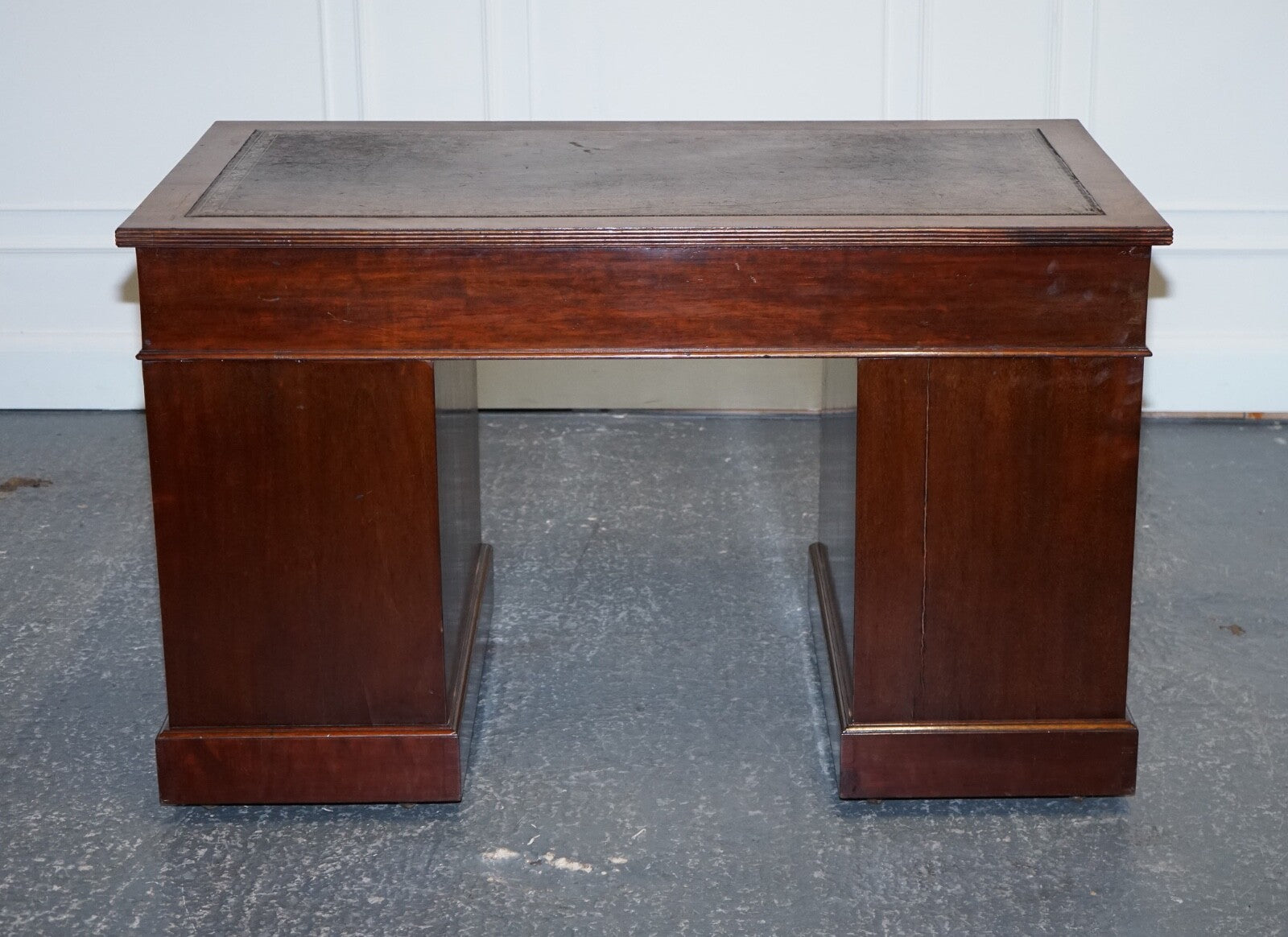 EDWARDIAN MAPLE & CO PEDESTAL WRITING DESK DISTRESSED BROWN EMBOSSED LEATHER
