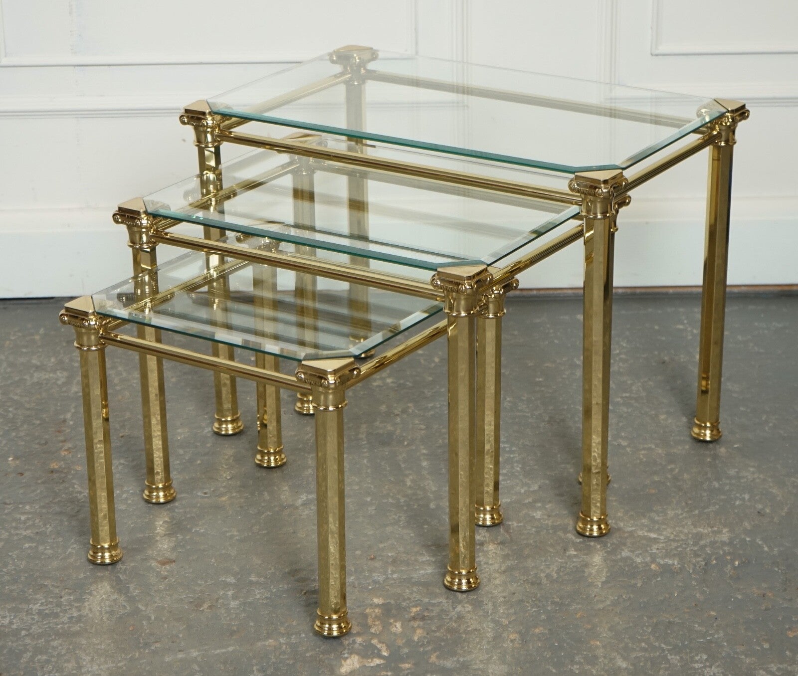 SET OF 1970'S HOLLYWOOD REGENCY GOLDEN BRASS GLASS NEST OF TABLES SIDE TABLE  J1