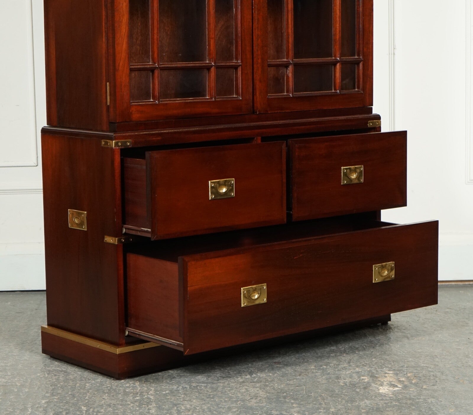 VINTAGE MILITARY CAMPAIGN BOOKCASE DISPLAY CABINET BRASS FITTINGS