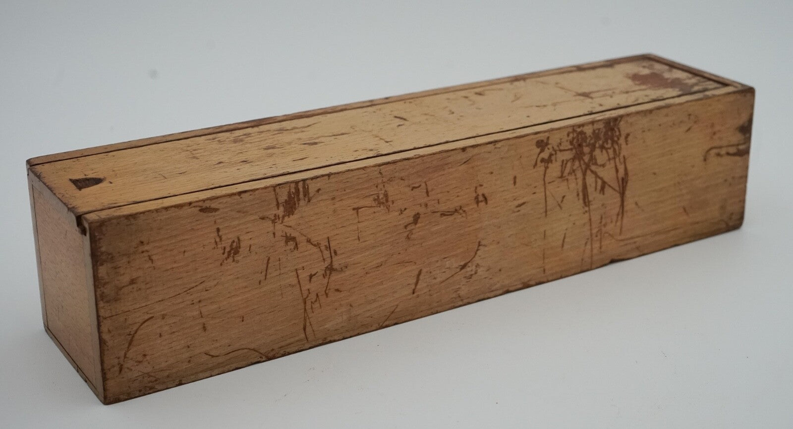 LATE 19TH CENTURY BOX OF TRADITIONAL GAME NINER DOMINOS WITH STUNNING PATINA