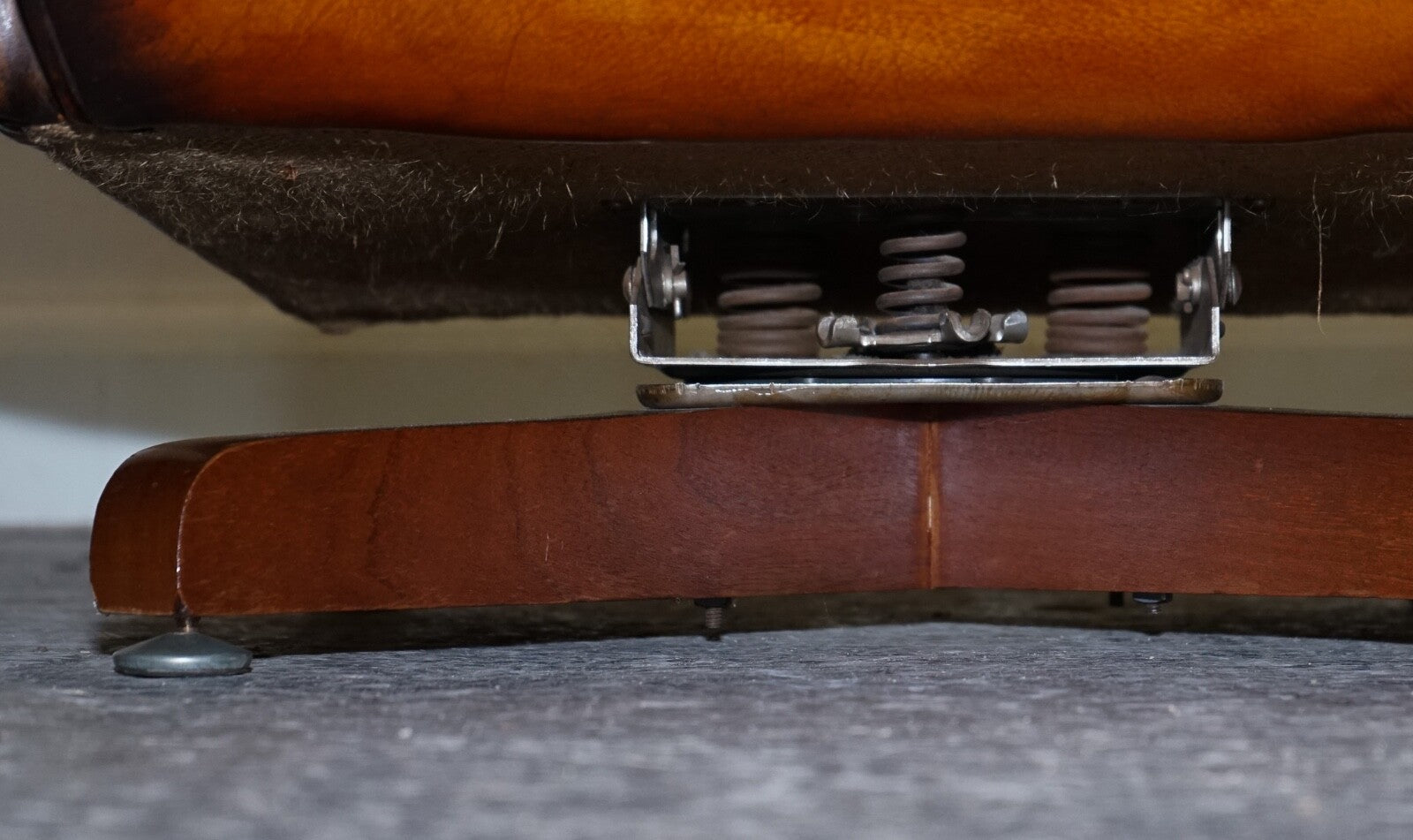 VINTAGE FULLY RESTORED HAND DYED BROWN LEATHER RETRO LOUNGE CHAIR AND FOOTSTOOL