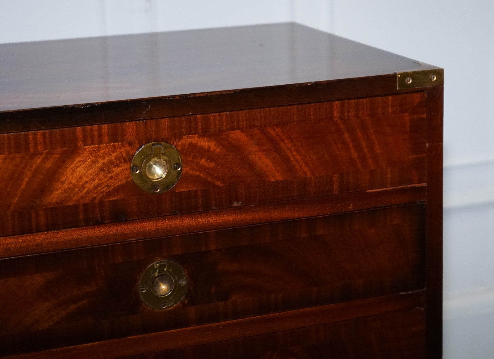 RESTORED STUNNING REH KENNEDY VINTAGE MILITARY CAMPAiGN CHEST OF DRAWERS