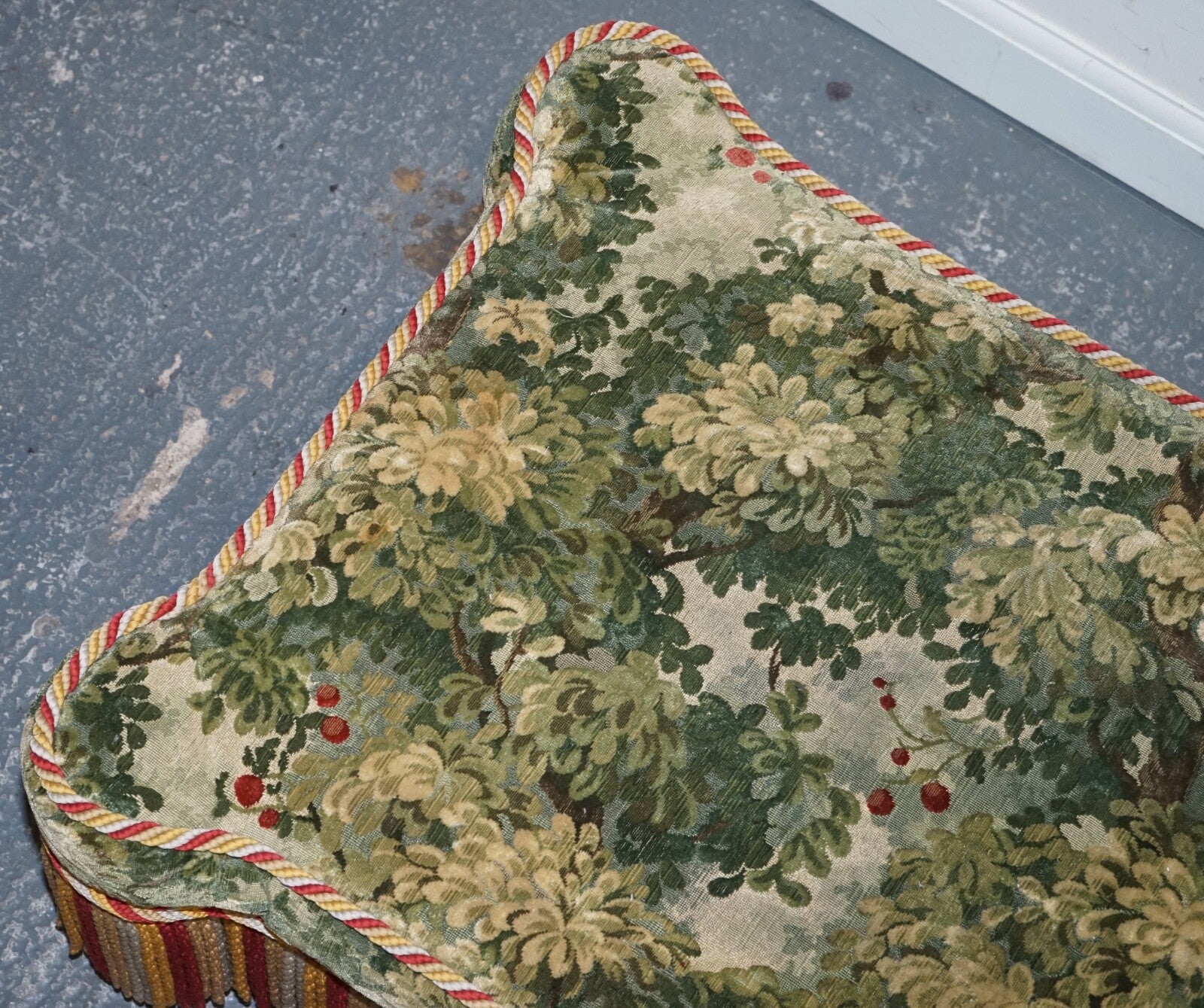 VINTAGE GREAT HARDWICKE TAPESTRY FABRIC OTTOMAN WITH TASSELS AND FRINGE