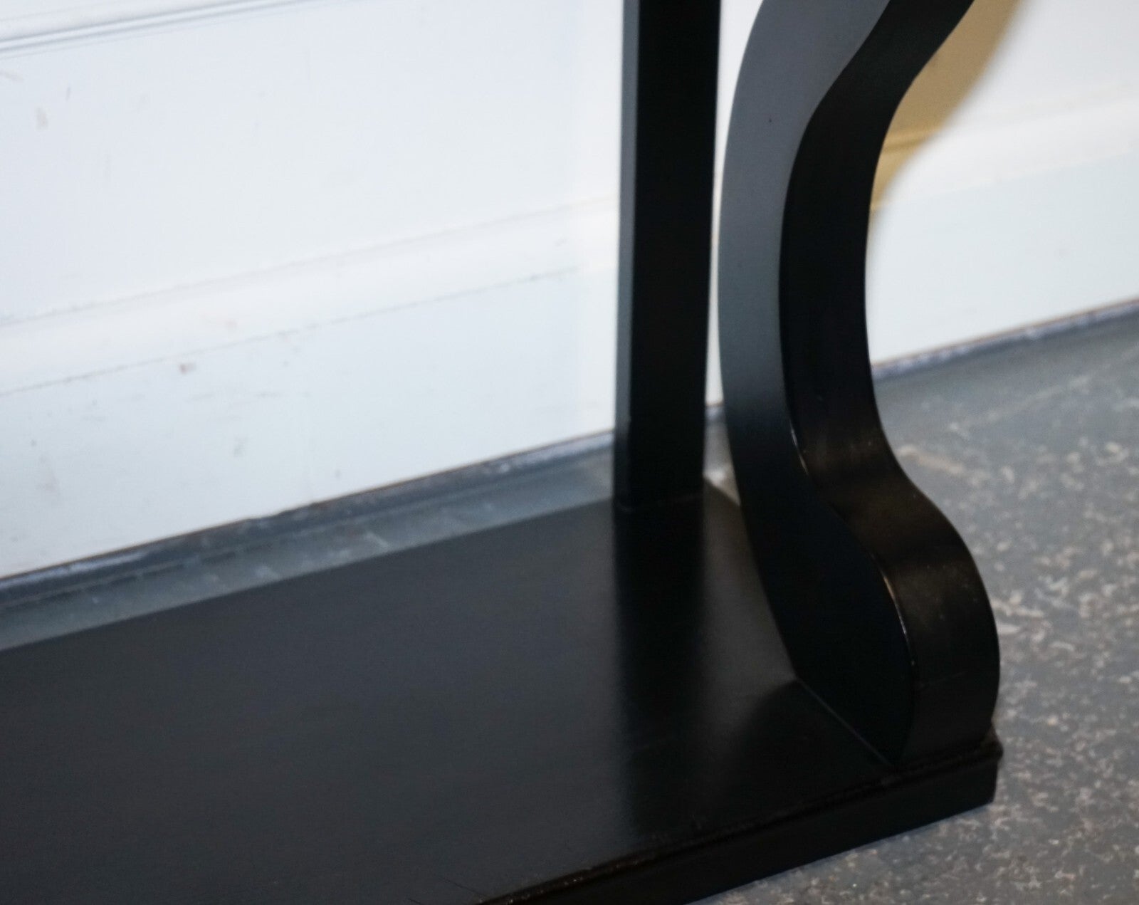 LOVELY BLACK FRENCH BAROQUE STYLE CONSOLE TABLE SIDEBOARD