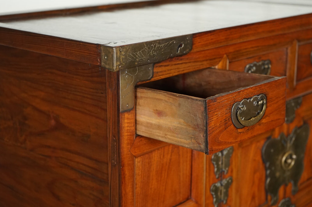 LATE 19TH CENTRY KOREAN ICH'UNG BUTTERFLY WEDDING CABINET CHEST BRASS FITINGS J1