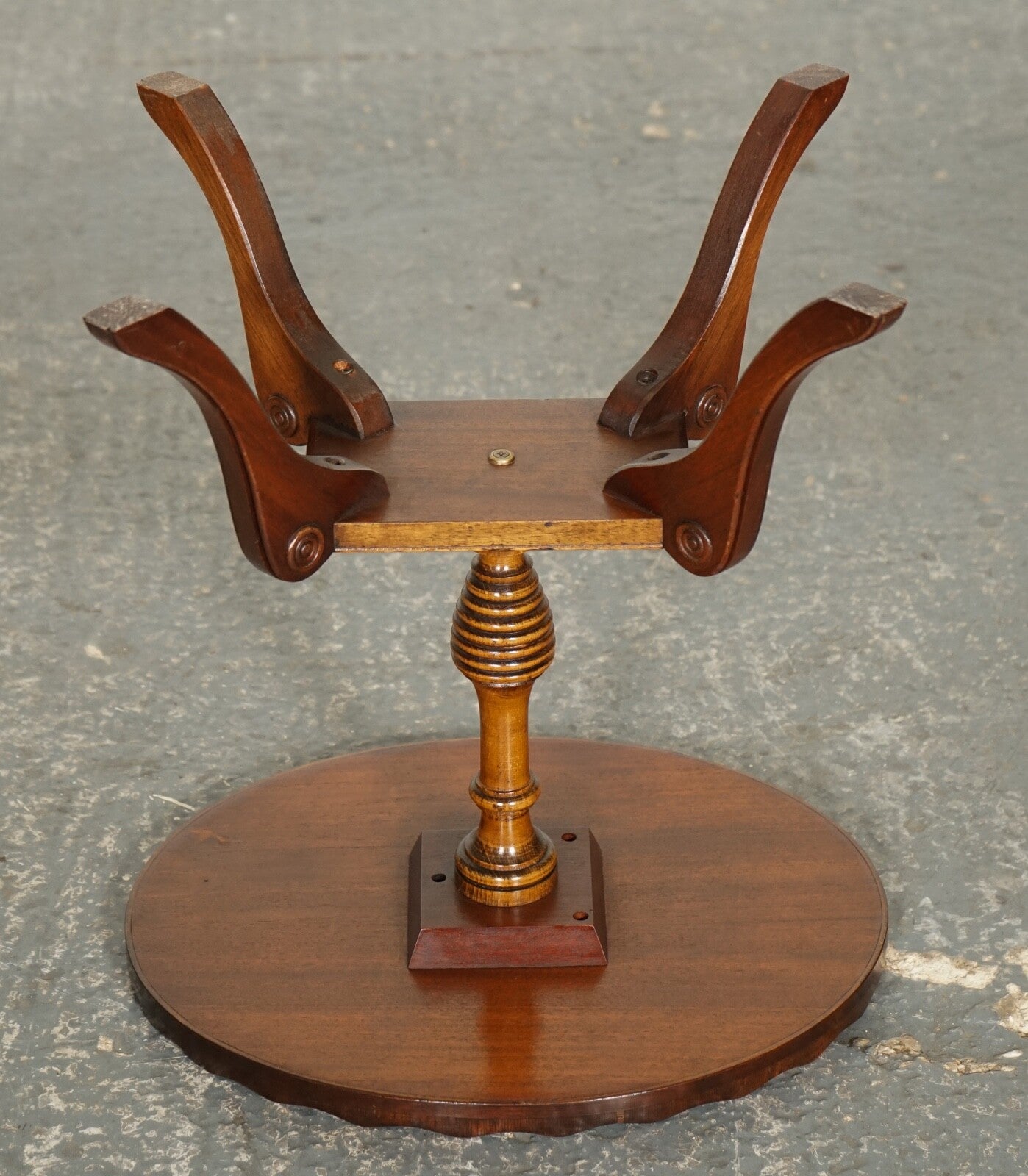VINTAGE YEW WOOD BURGUNDY LEATHER TOP SIDE END LAMP WINE TABLE WITH PIE CRUST