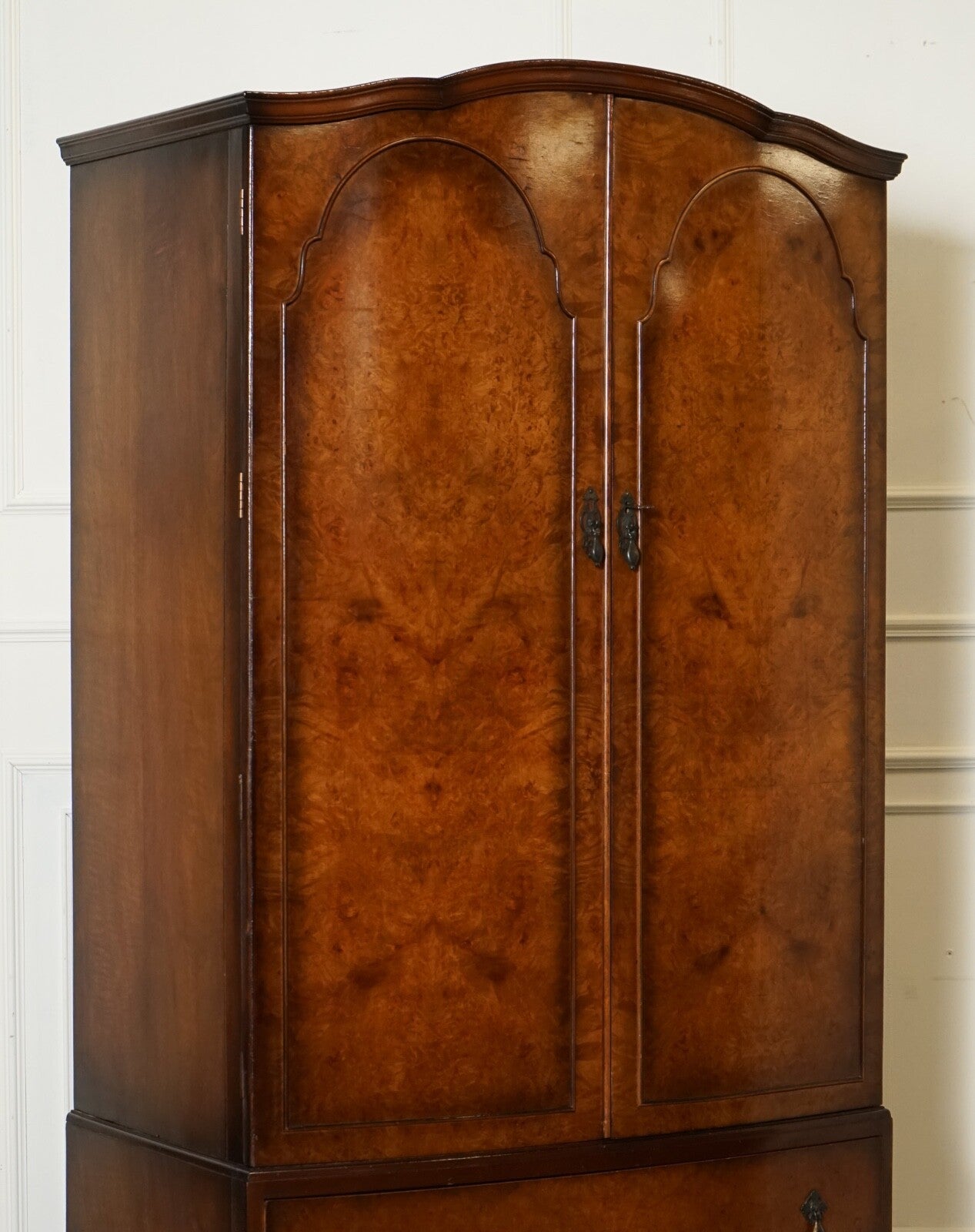 ViNTAGE ART DECO WARDROBE MADE BY MAPLE & CO TWO LARGE DRAWERS QUEEN ANNE LEGS
