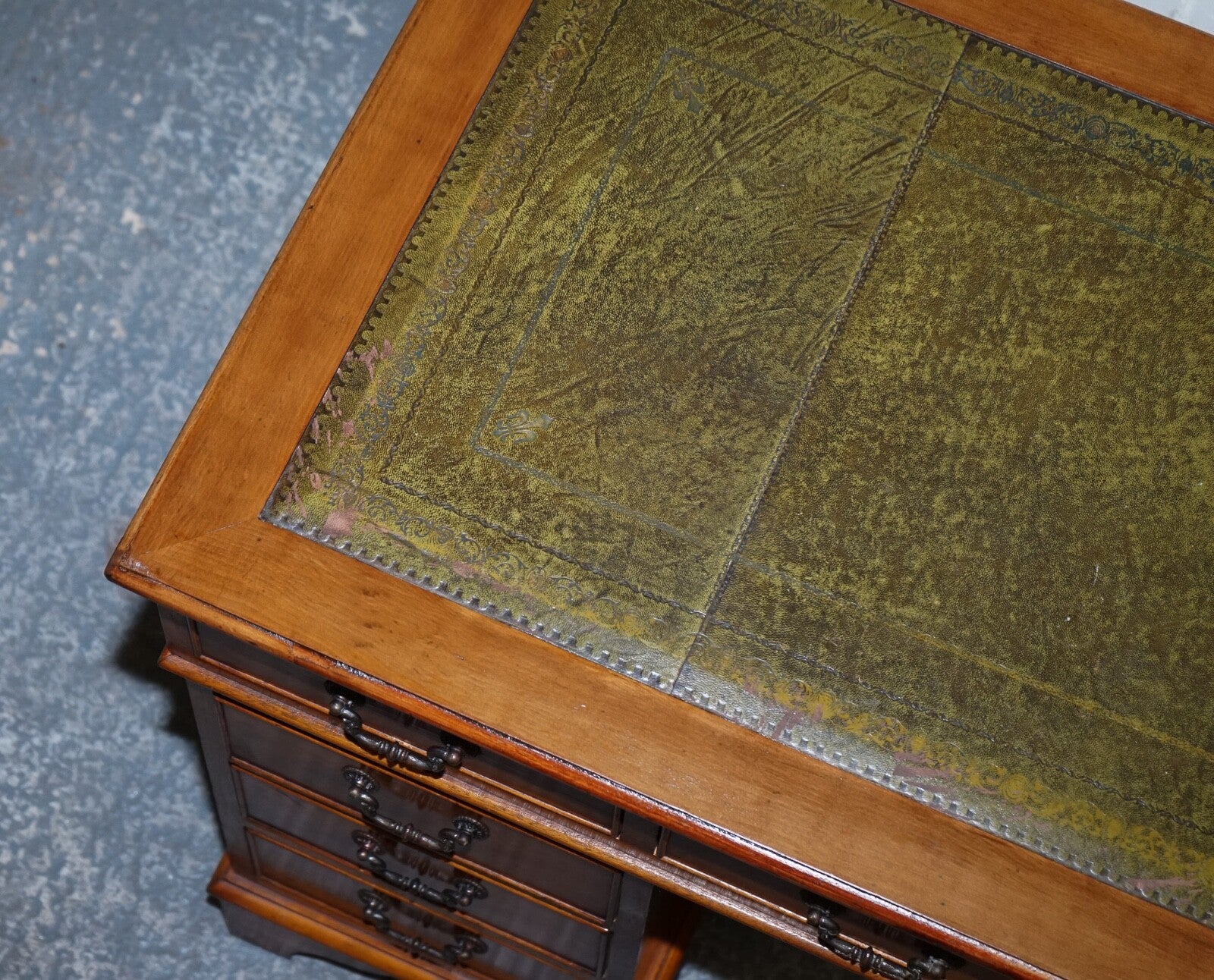 VINTAGE YEW WOOD TWIN PEDESTAL GREEN LEATHER TOP DESK