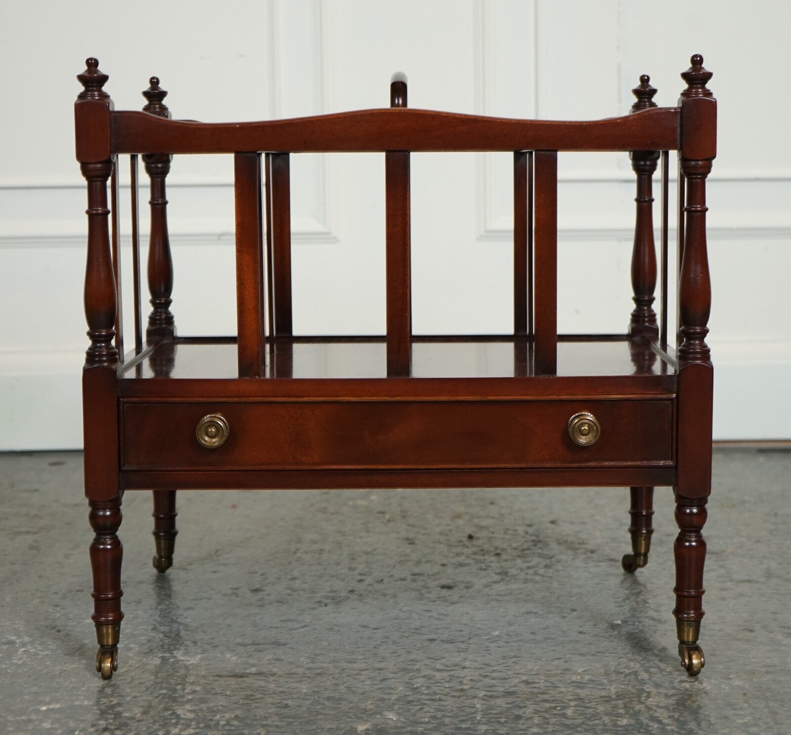 GORGEOUS VINTAGE MAHOGANY CANTERBURY NEWSPAPER RACK J1