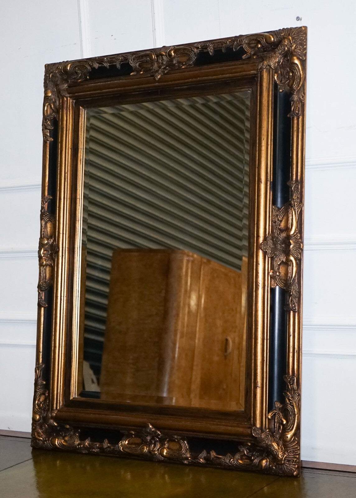 STUNNING VICTORiAN BLACK & GOLD CARVED FRAME BEVELLED MIRROR