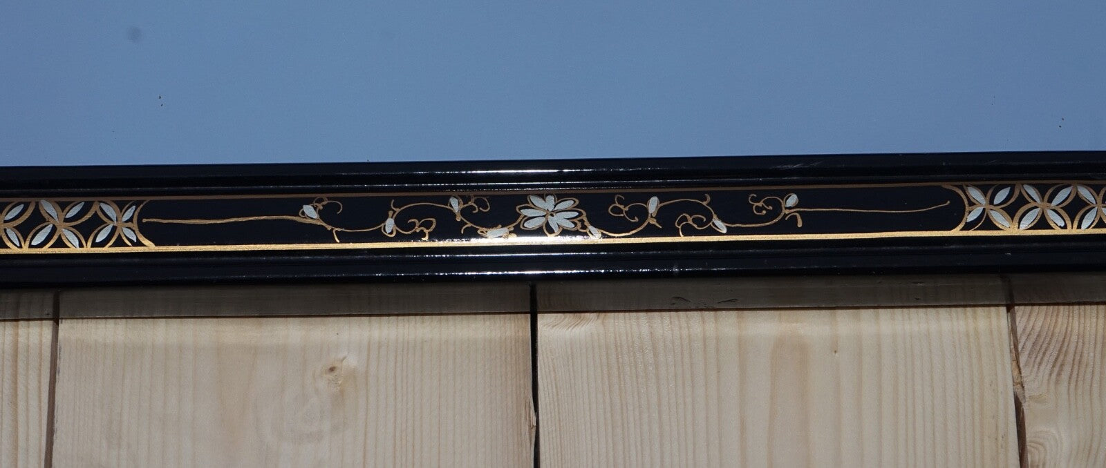 VINTAGE CHINESE ORIENTAL CHINOISERIE ORNATE LACQUERED WALL MIRROR
