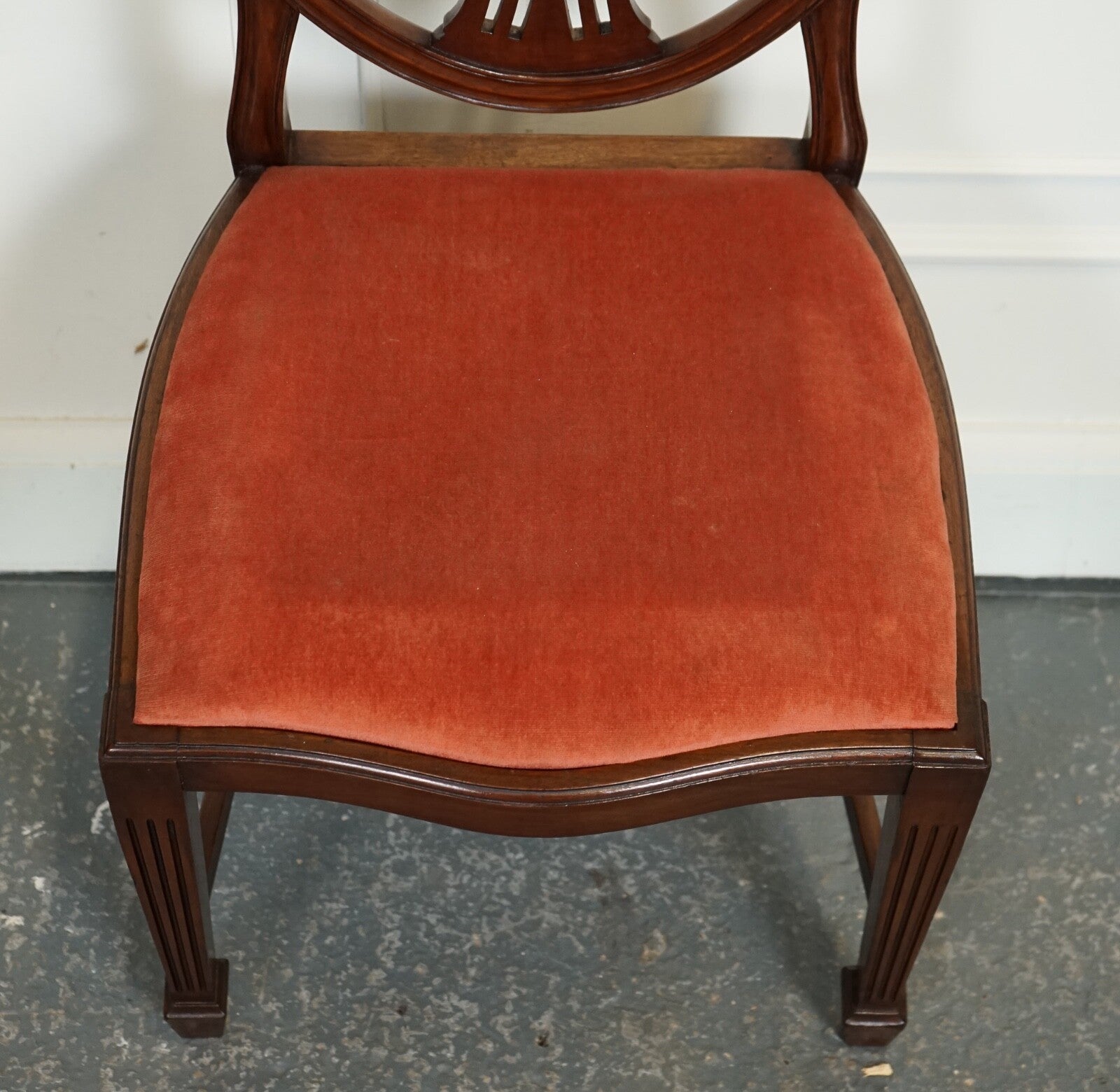LOVELY PAiR OF VICTORIAN HEPPLEWHITE CARVER HALLWAY SIDE CHAIRS FEATHER FILLED