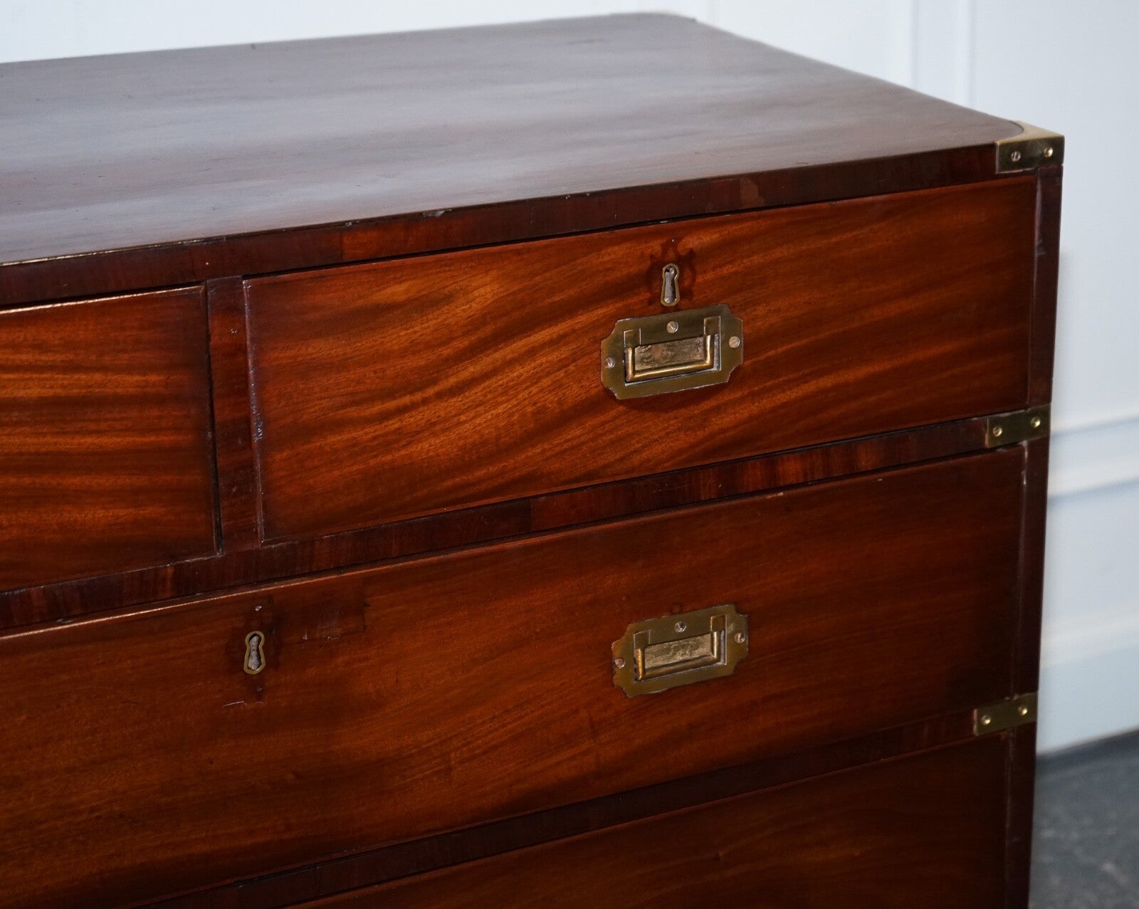 ANTIQUE VICTORIAN MILITARY CAMPAiGN CHEST OF GRADUATED DRAWERS