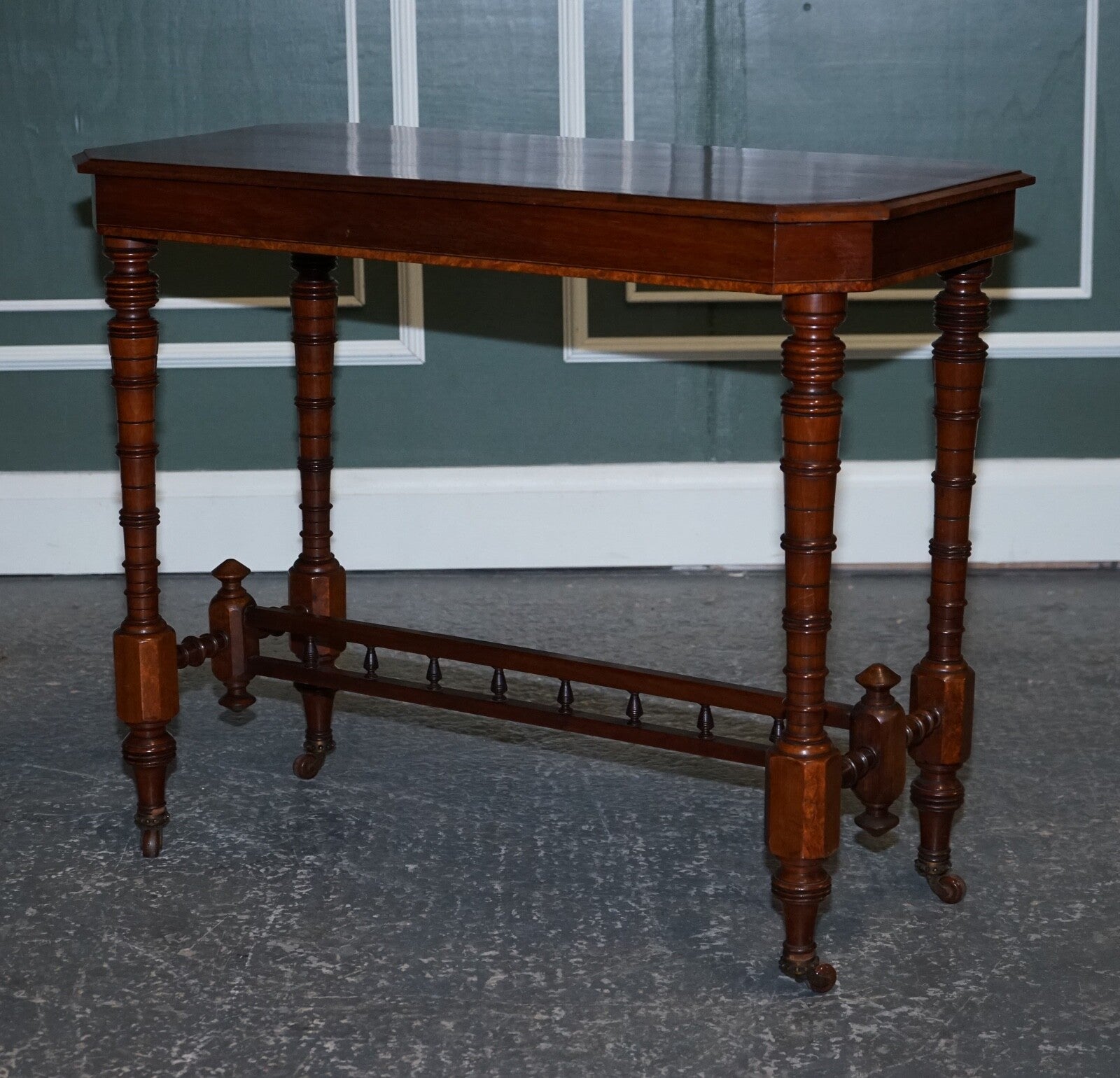 RESTORED VICTORiAN CARVED WALNUT WHATNOT CONSOLE TABLE