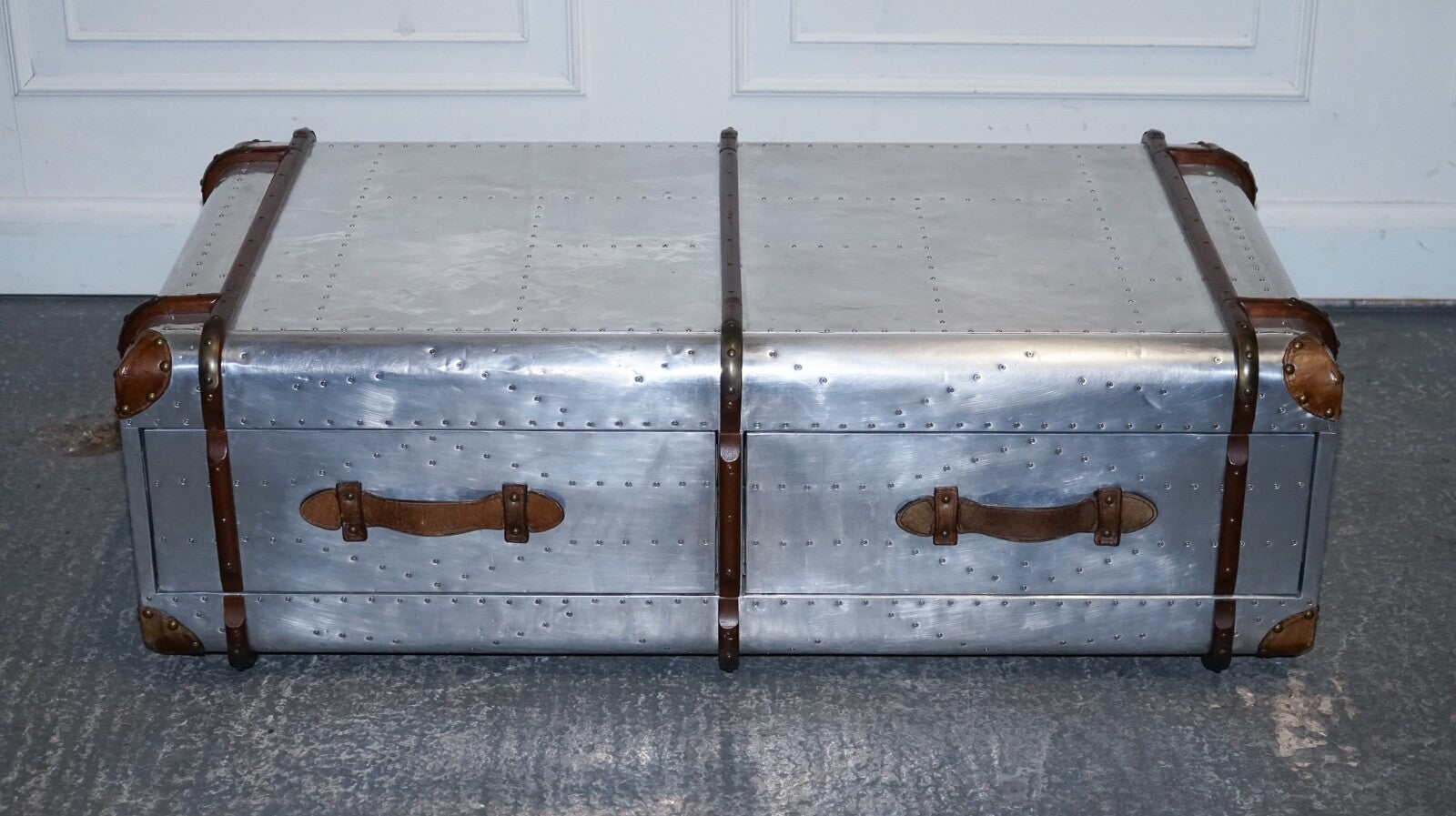 VINTAGE TIMOTHY OULTON AVIATOR INDUSTRIAL SILVER COFFEE TABLE LEATHER DETAILS