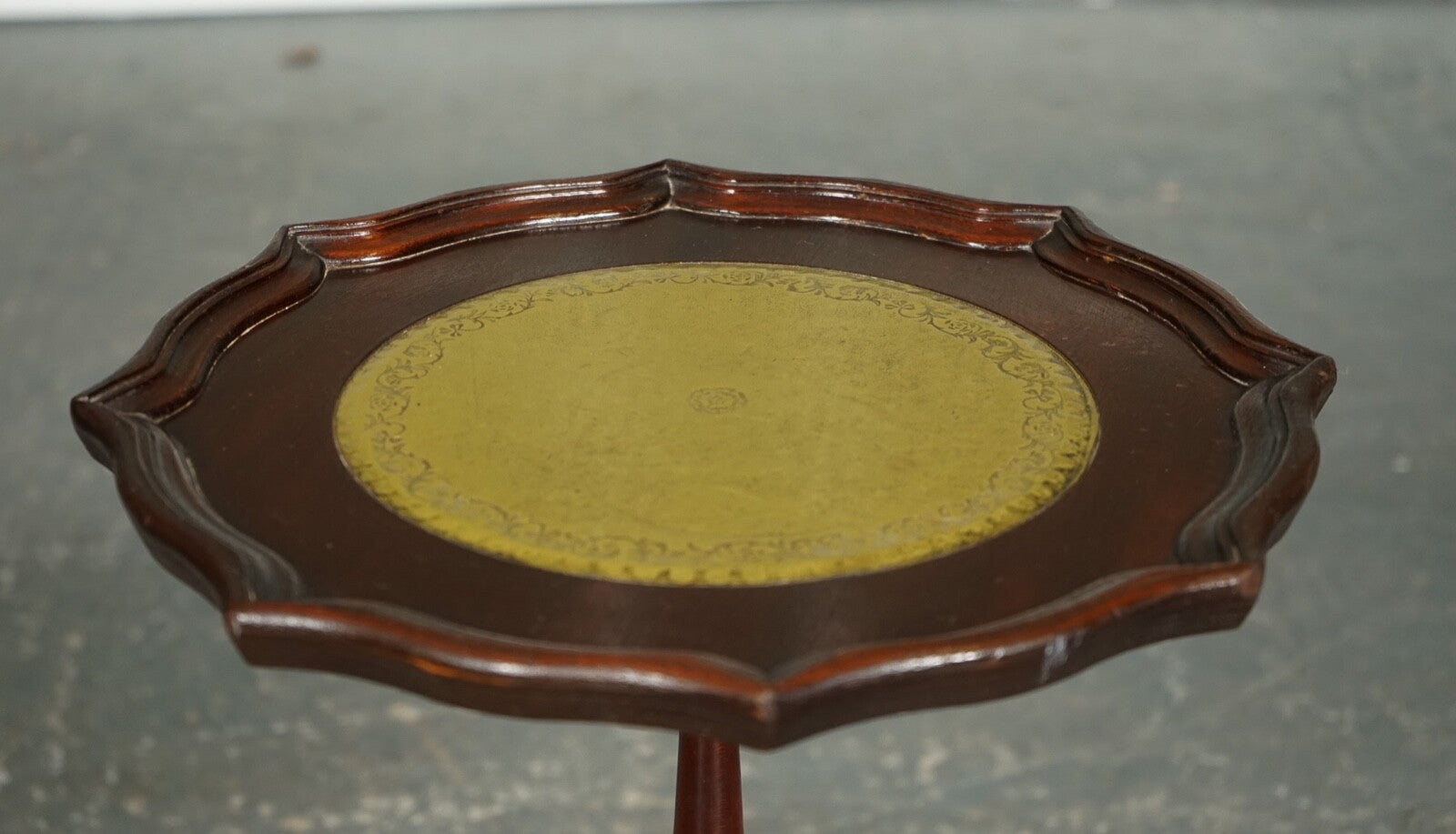VINTAGE GREEN LEATHER TOP PLANT WINE SIDE STAND ON TRIPOD FEET