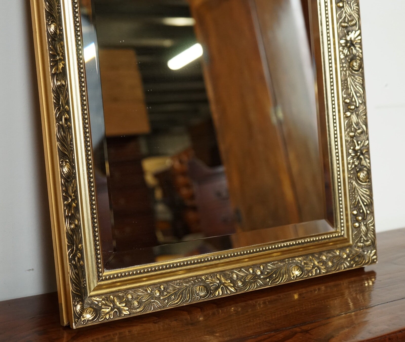 VINTAGE GOLD ORNATE WALL MIRROR LOVELY CARVED DETAILS J1
