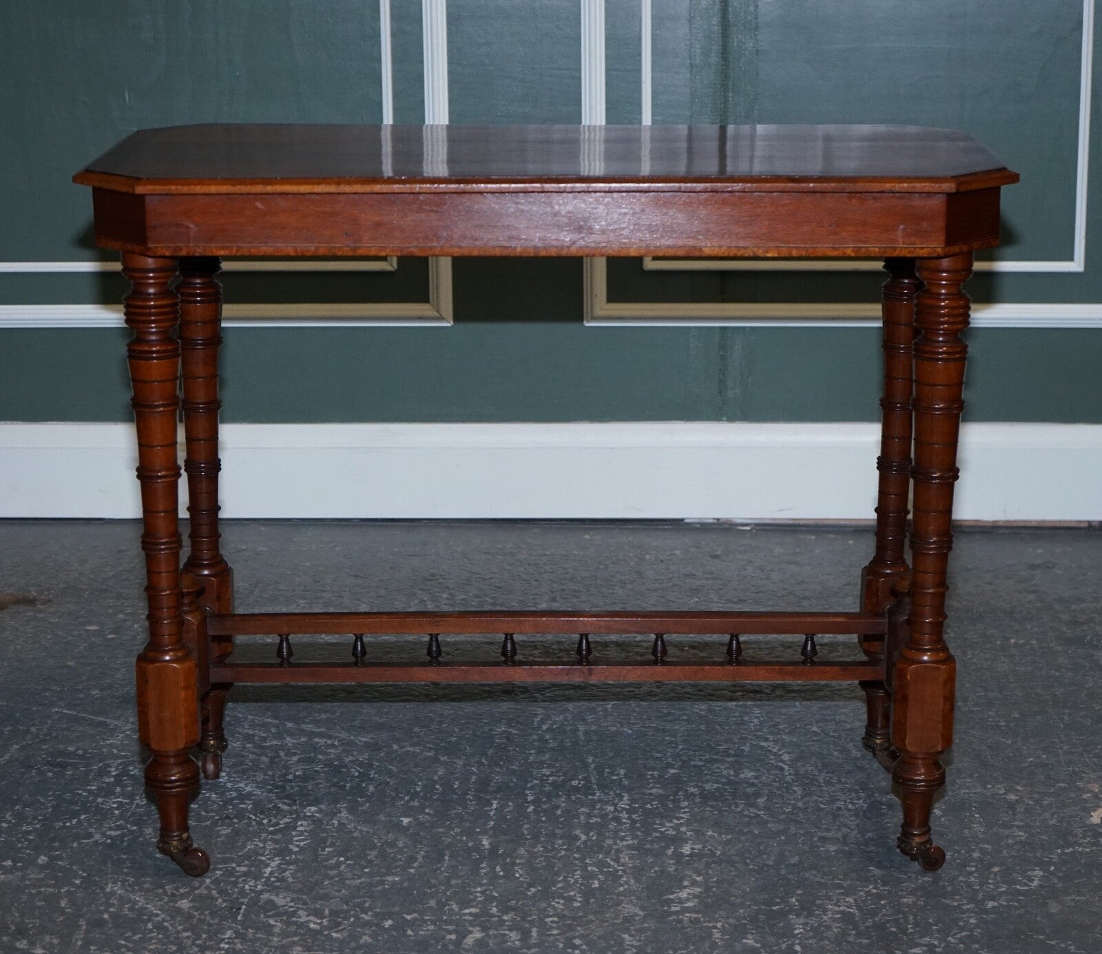 RESTORED VICTORiAN CARVED WALNUT WHATNOT CONSOLE TABLE