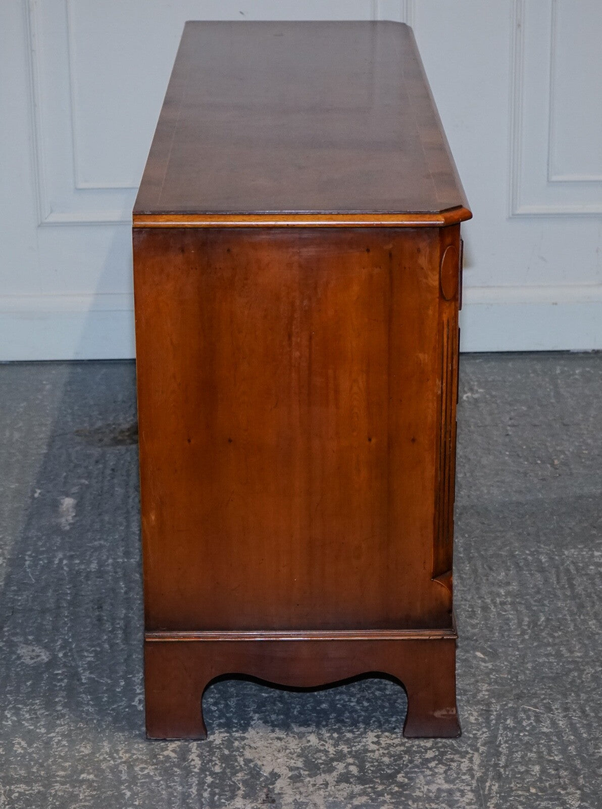 GEORGIAN STYLE H.G. HUDSON BURR WALNUT SIDEBOARD BANK OF DRAWERS QUALITY MADE