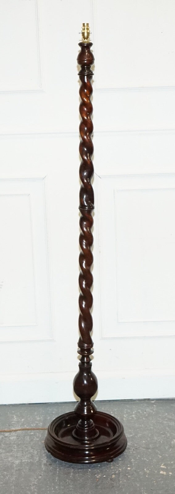 LOVELY RESTORED EDWARDIAN HARDWOOD BARLEY TWIST FLOOR LAMP