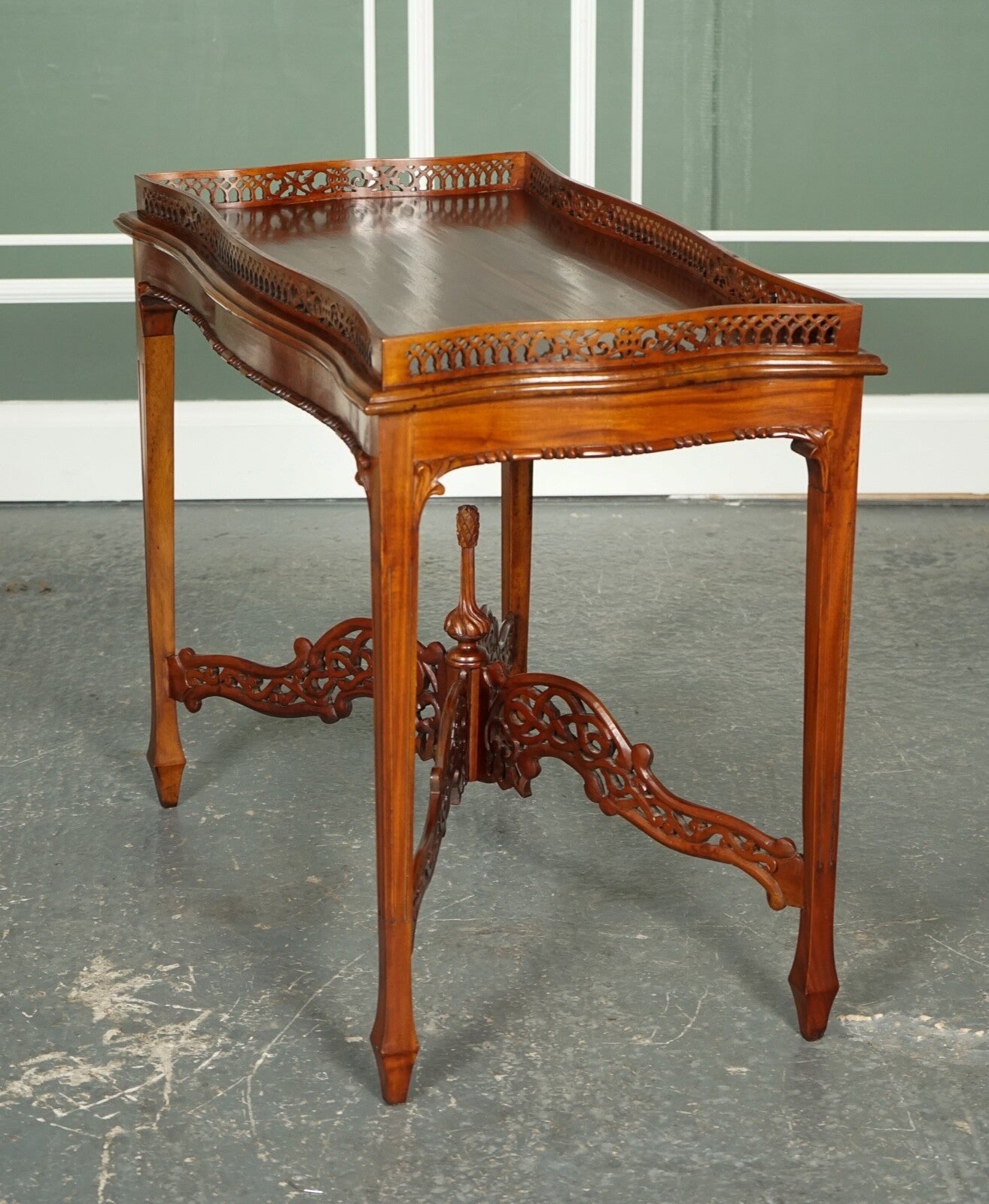 VERY FINE ANTIQUE MAHOGANY GEORGE III CHIPPENDALE STYLE CONSOLE SLIVER TABLE