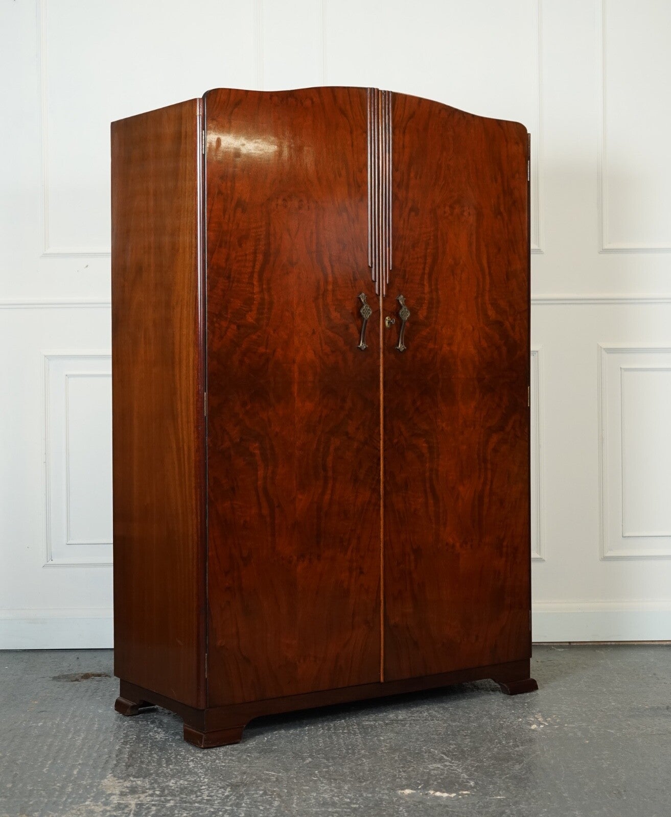 LOVELY VINTAGE ART DECO MAHOGANY WARDROBE J1