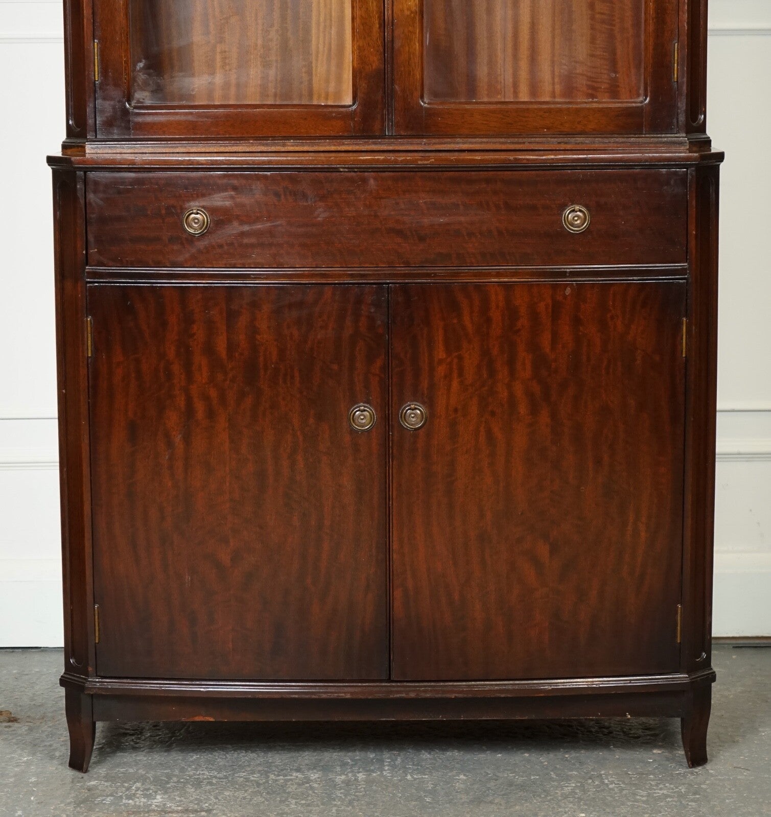 REGENCY STYLE HARDWOOD BOOKCASE CABINET GLAZED DOORS J1