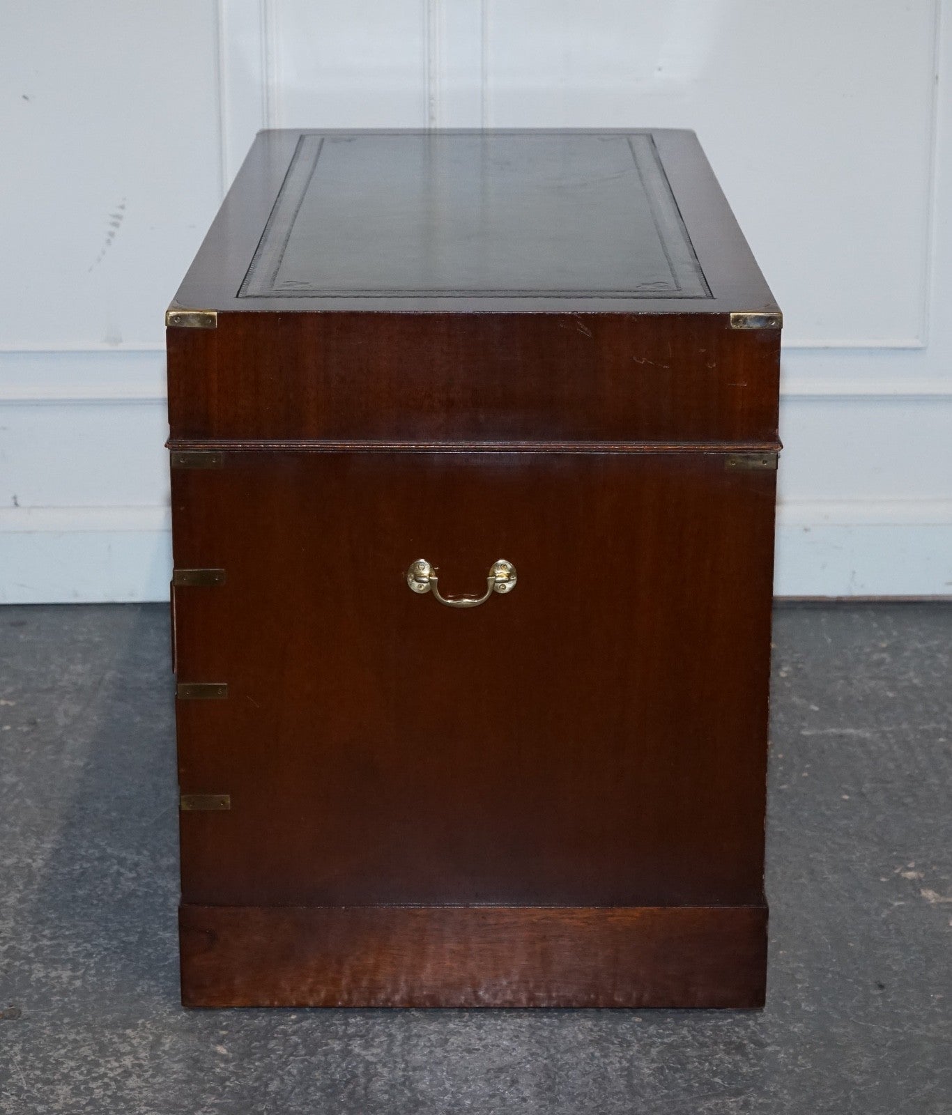 FINE RESTORED MILITARY CAMPAIGN TWIN PEDESTAL DESK WITH GREEN LEATHER TOP