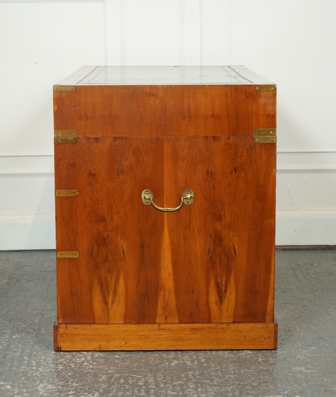 VINTAGE BURR YEW CAMPAIGN MILITARY GREEN LEATHER TWIN PEDESTAL DESK BRASS