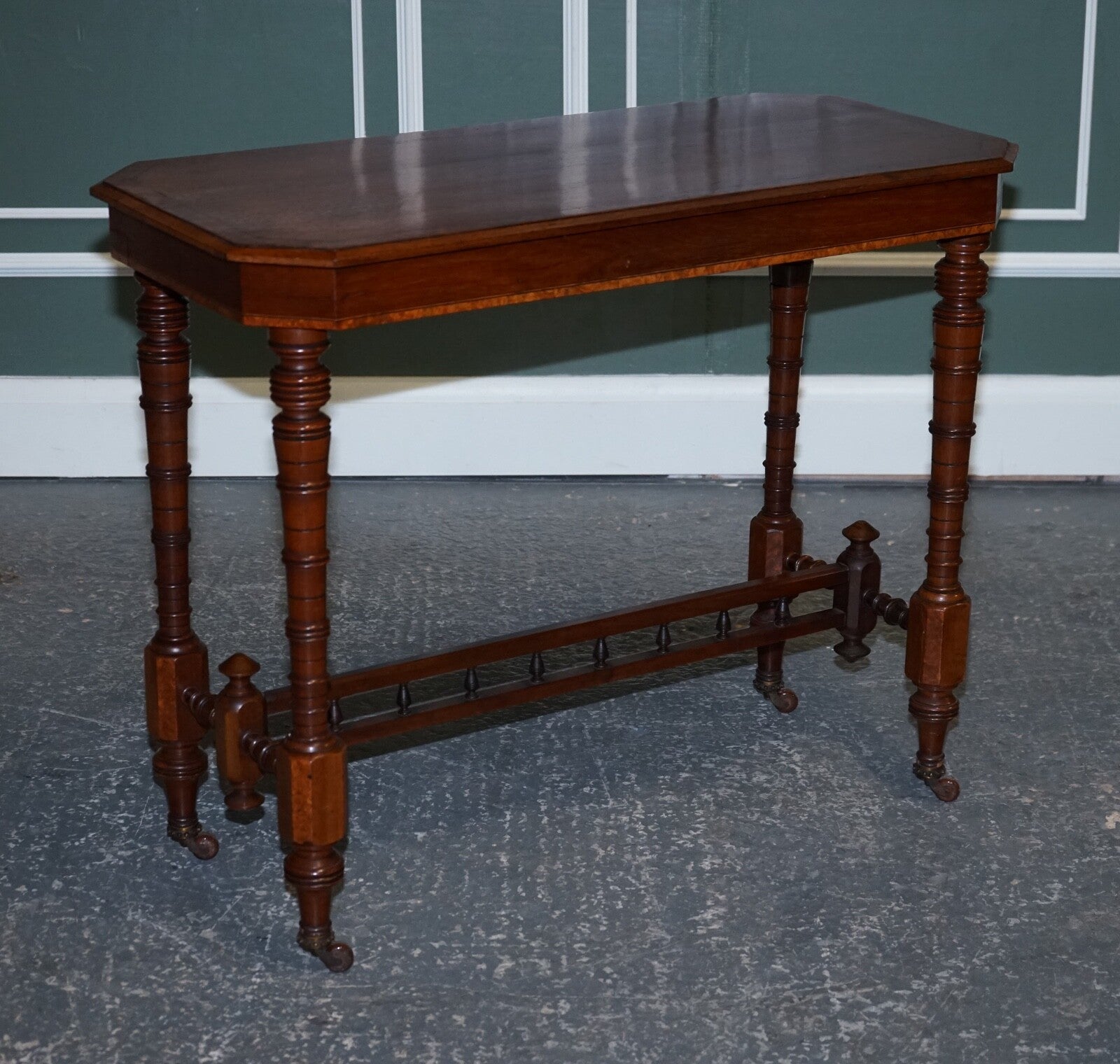 RESTORED VICTORiAN CARVED WALNUT WHATNOT CONSOLE TABLE