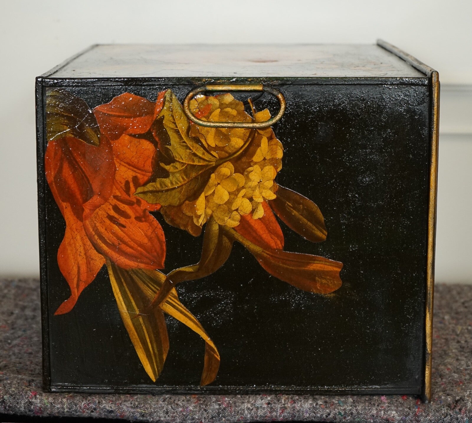 VERY DECORATIVE VINTAGE SHAW & SONS METAL FLORAL HAND PAINTED DESIGN STORAGE BOX