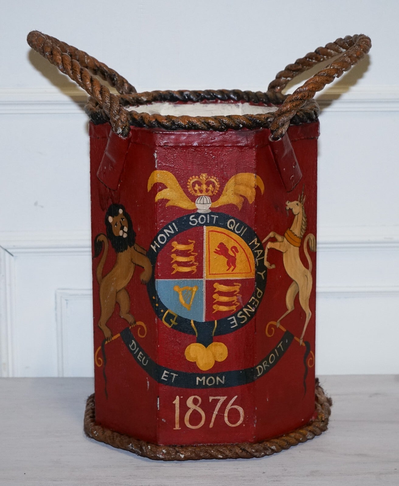 1876 NAVAL HAND PAINTED WOODEN POWDER CANON BIN H.M.S. ESSEX COAT OF ARMS