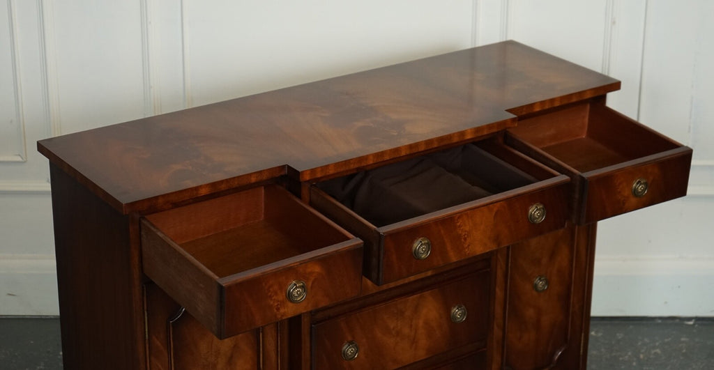 LOVELY BEVAN FUNNELL GEORGIAN STYLE FLAMED HARWOOD BUFFET SIDEBOARD J1